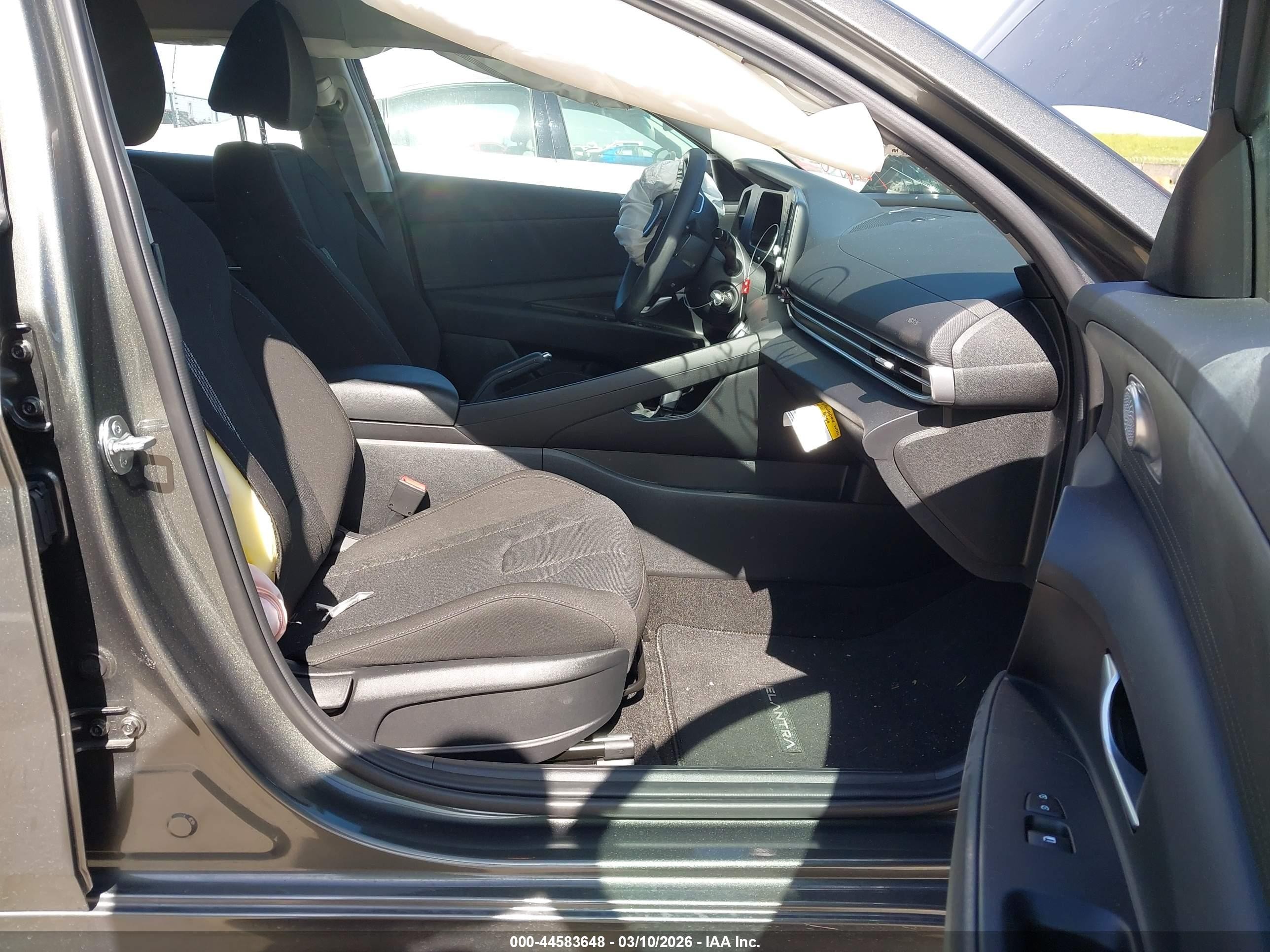 2024 Hyundai Elantra Se Gray vin: KMHLL4DG7RU776663