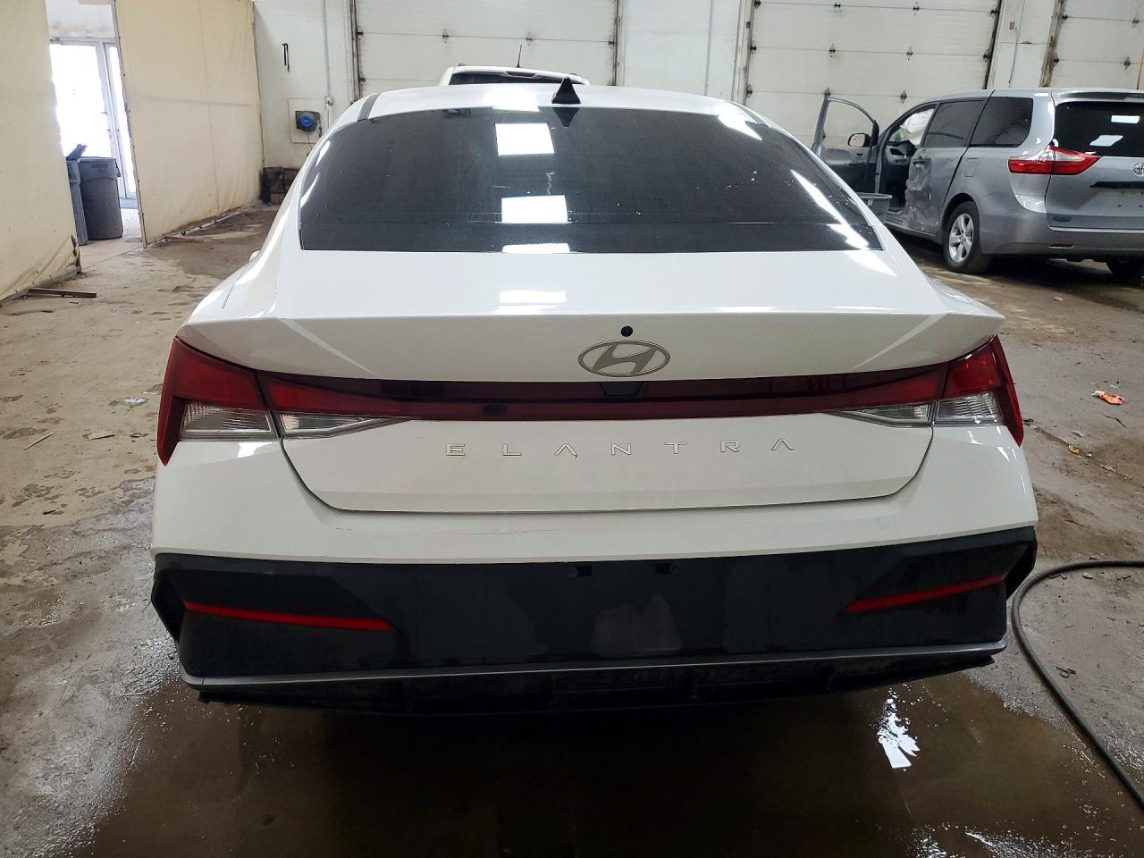 2024 Hyundai Elantra Se White vin: KMHLL4DG7RU785279