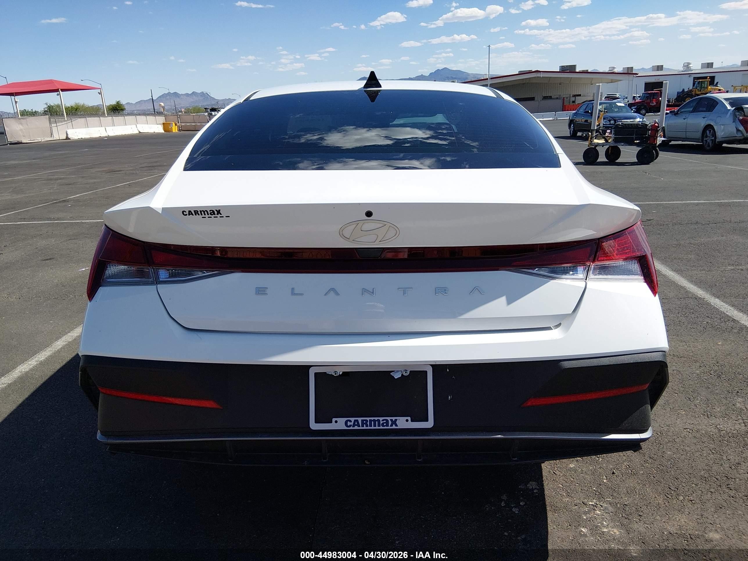 2024 Hyundai Elantra Se White vin: KMHLL4DG8RU767812