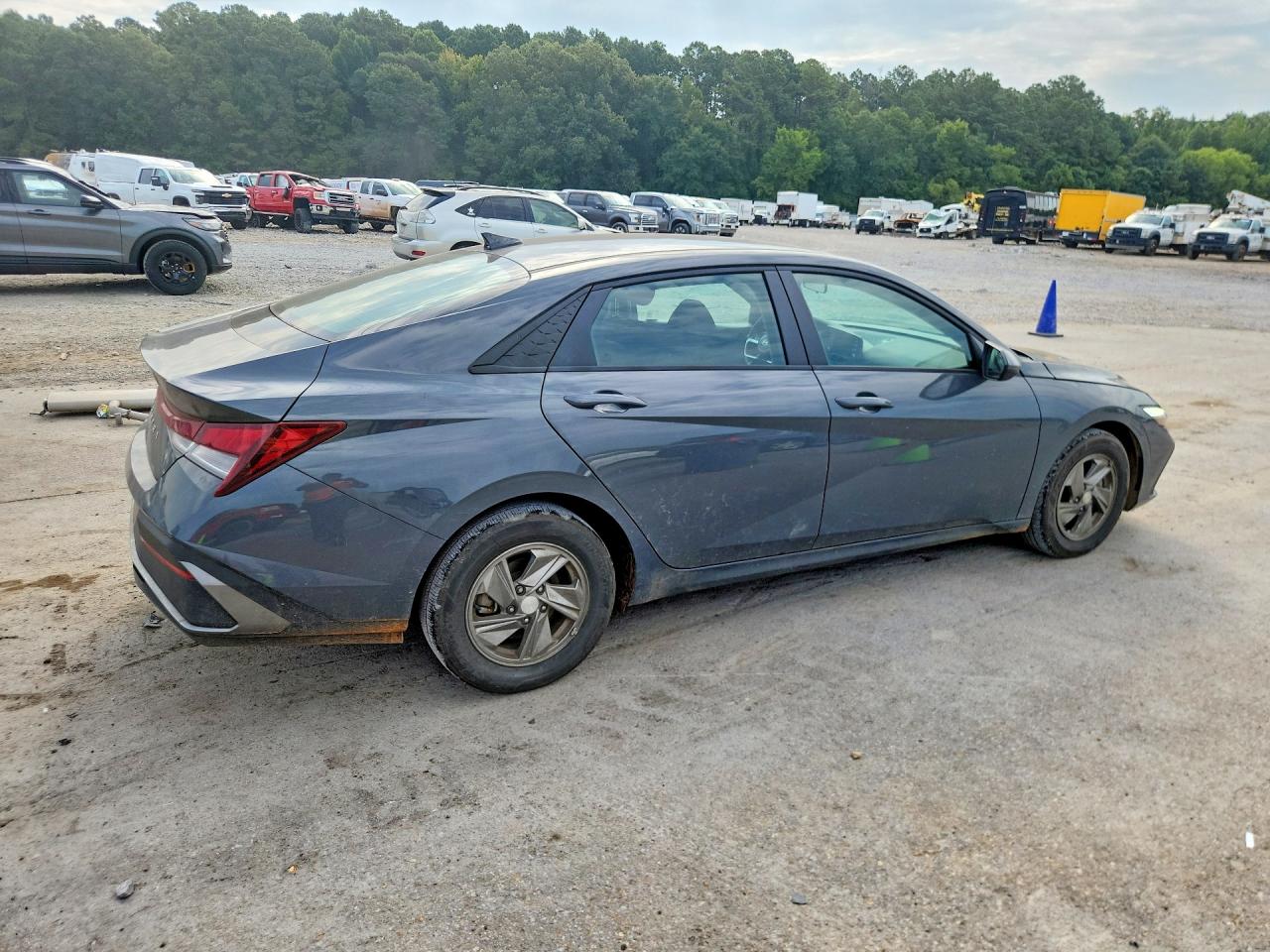 2025 Hyundai Elantra Se Gray vin: KMHLL4DG9SU936970