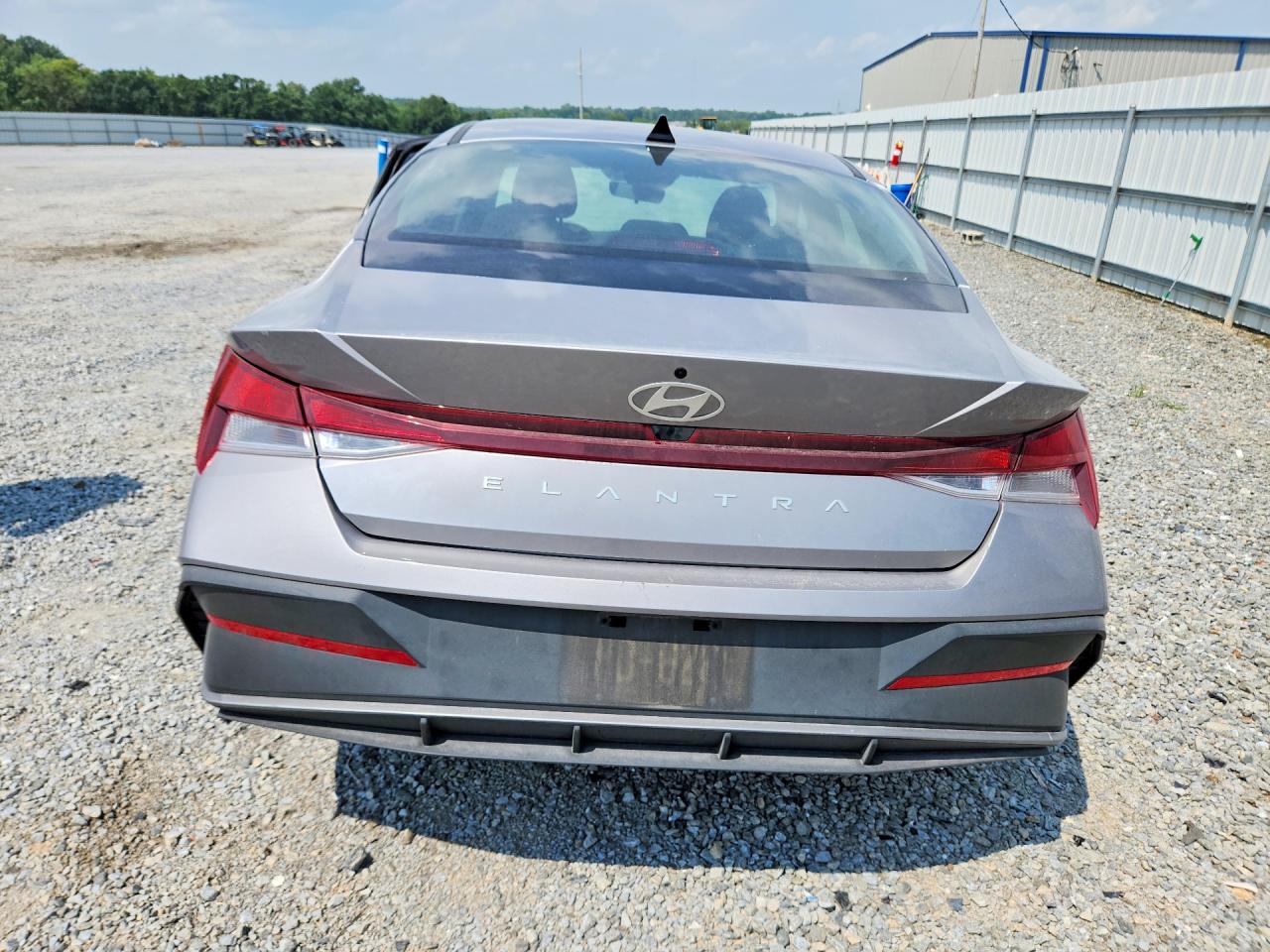 2025 Hyundai Elantra Se Silver vin: KMHLL4DGXSU049720