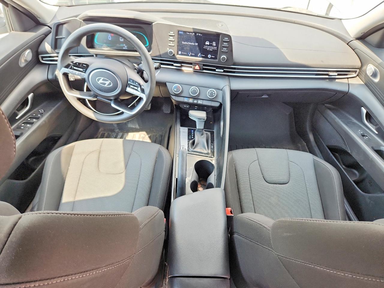 2025 Hyundai Elantra Se Silver vin: KMHLL4DGXSU049720
