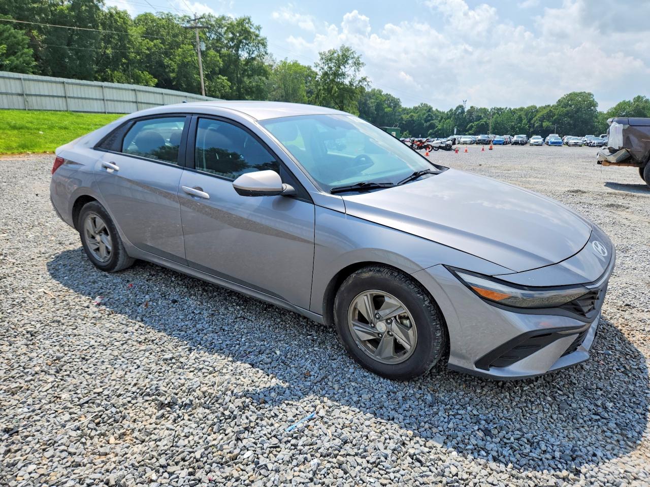 2025 Hyundai Elantra Se Silver vin: KMHLL4DGXSU049720