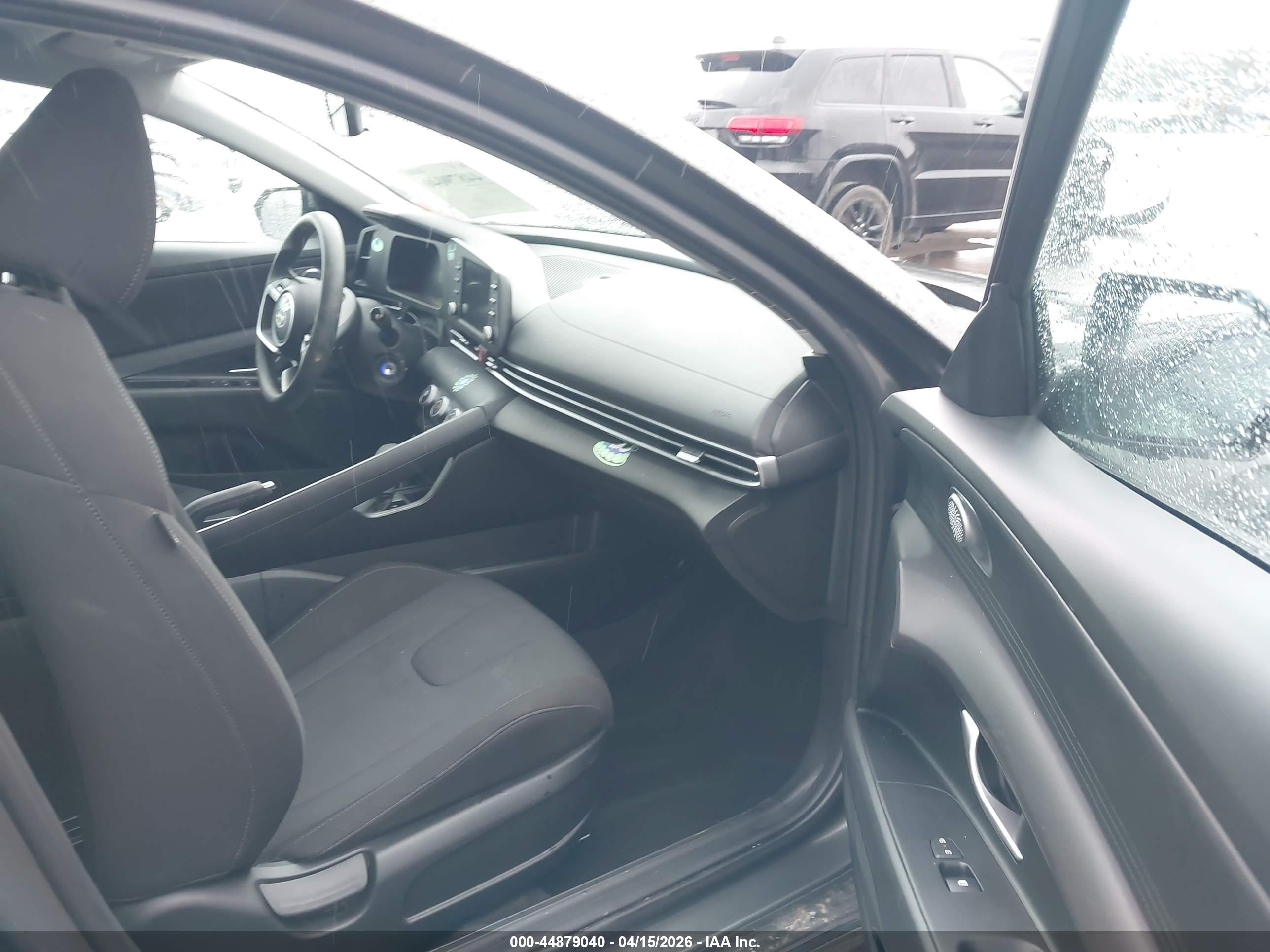 2025 Hyundai Elantra Se Gray vin: KMHLL4DGXSU061558