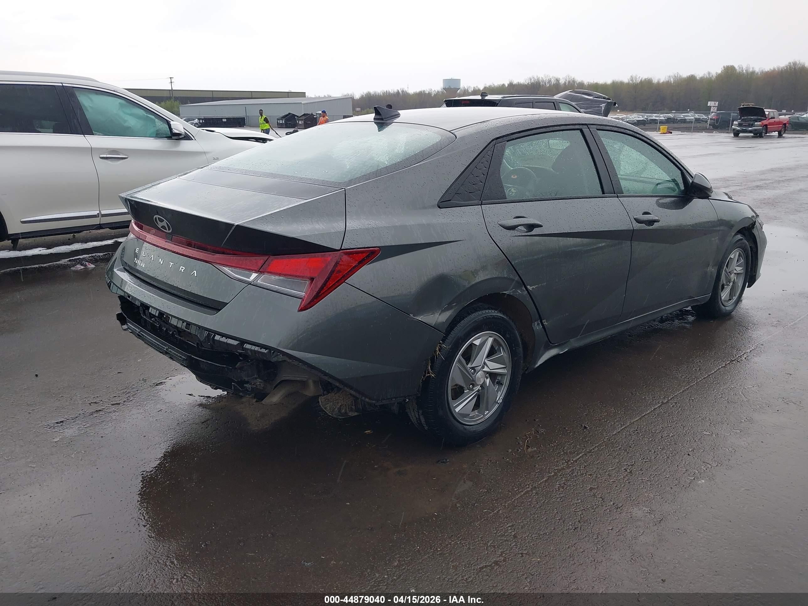 2025 Hyundai Elantra Se Gray vin: KMHLL4DGXSU061558