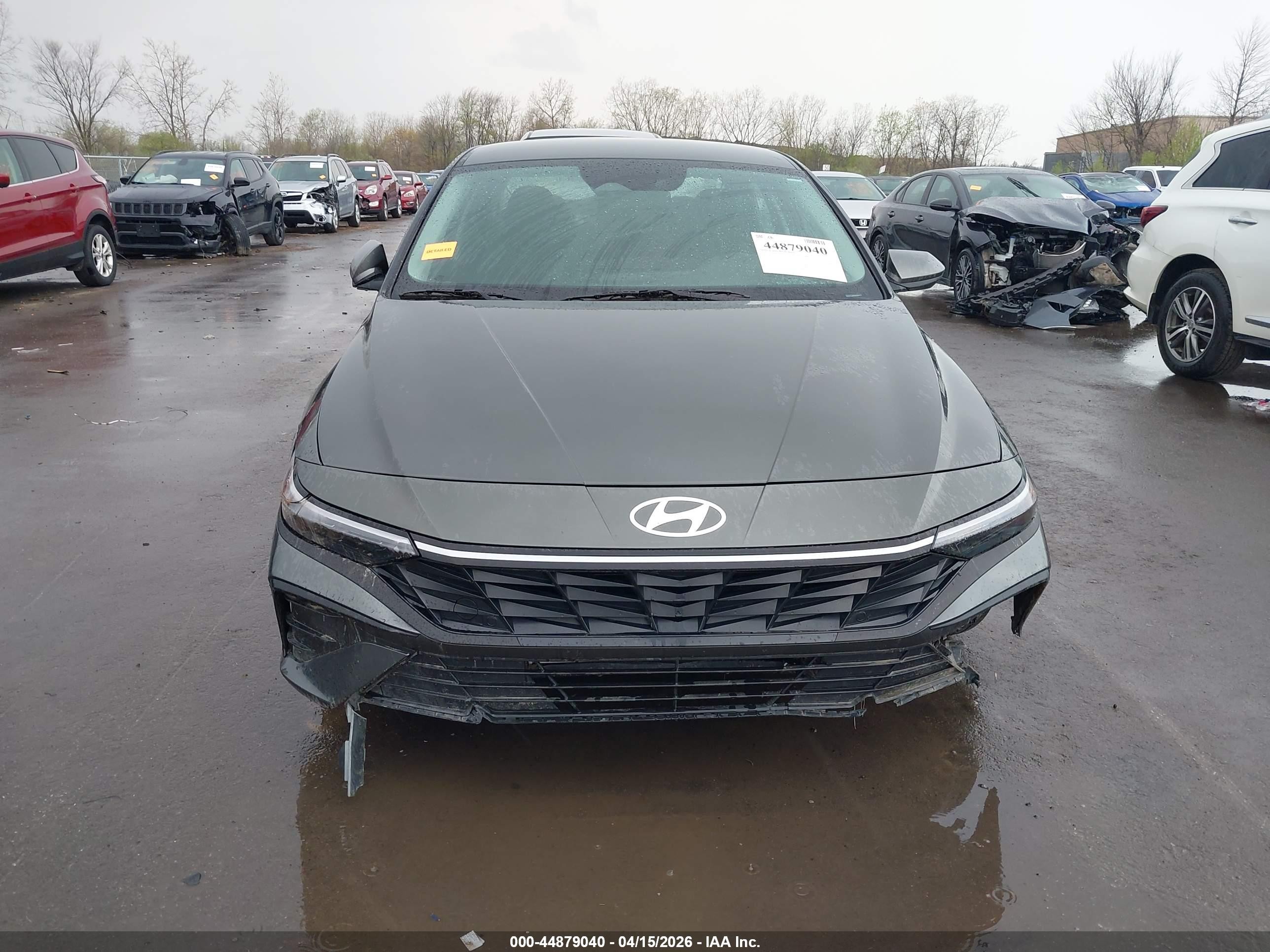 2025 Hyundai Elantra Se Gray vin: KMHLL4DGXSU061558