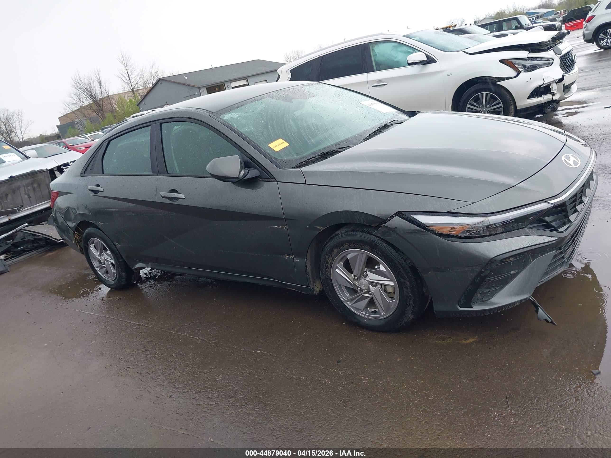 2025 Hyundai Elantra Se Gray vin: KMHLL4DGXSU061558