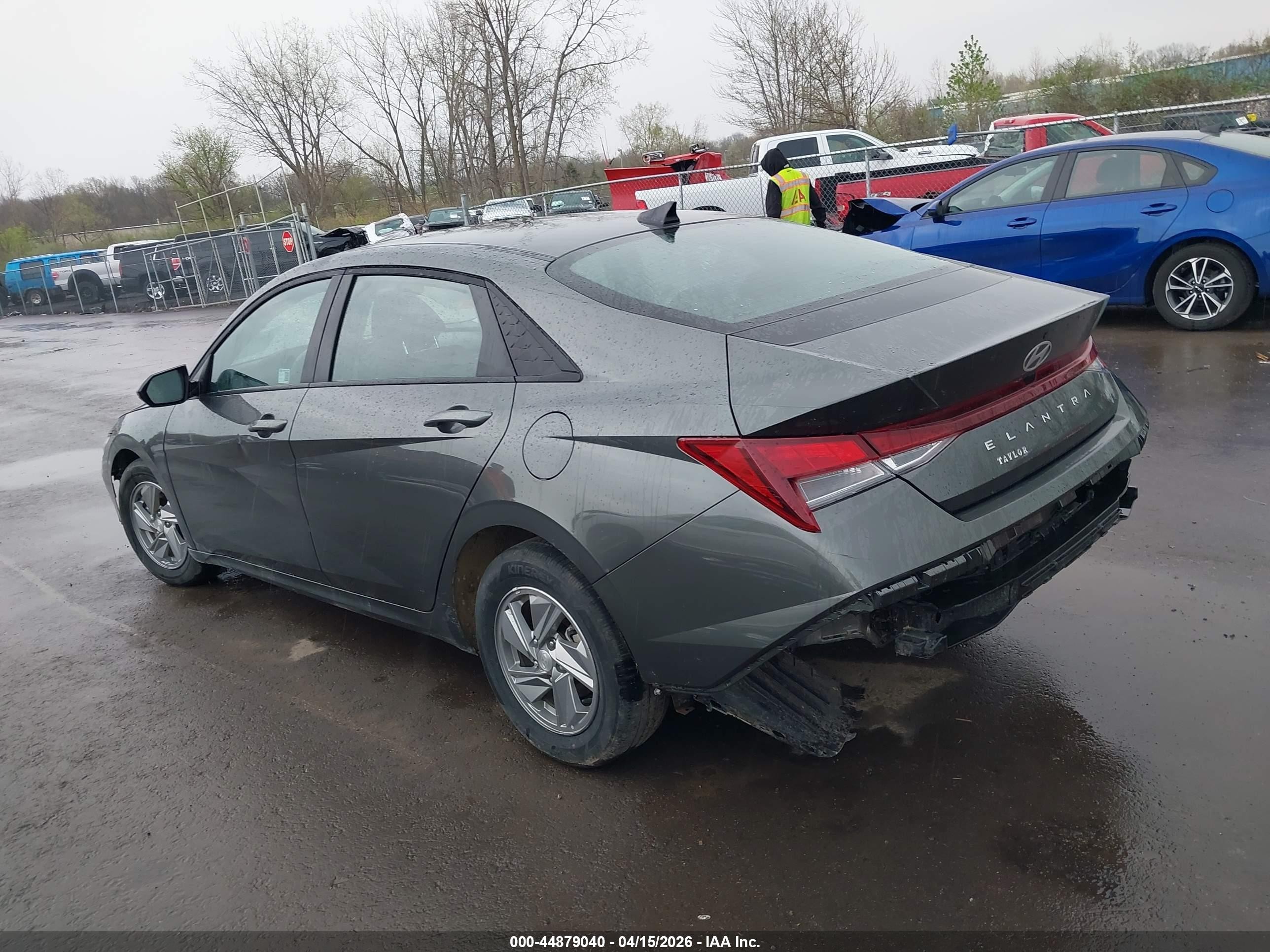 2025 Hyundai Elantra Se Gray vin: KMHLL4DGXSU061558