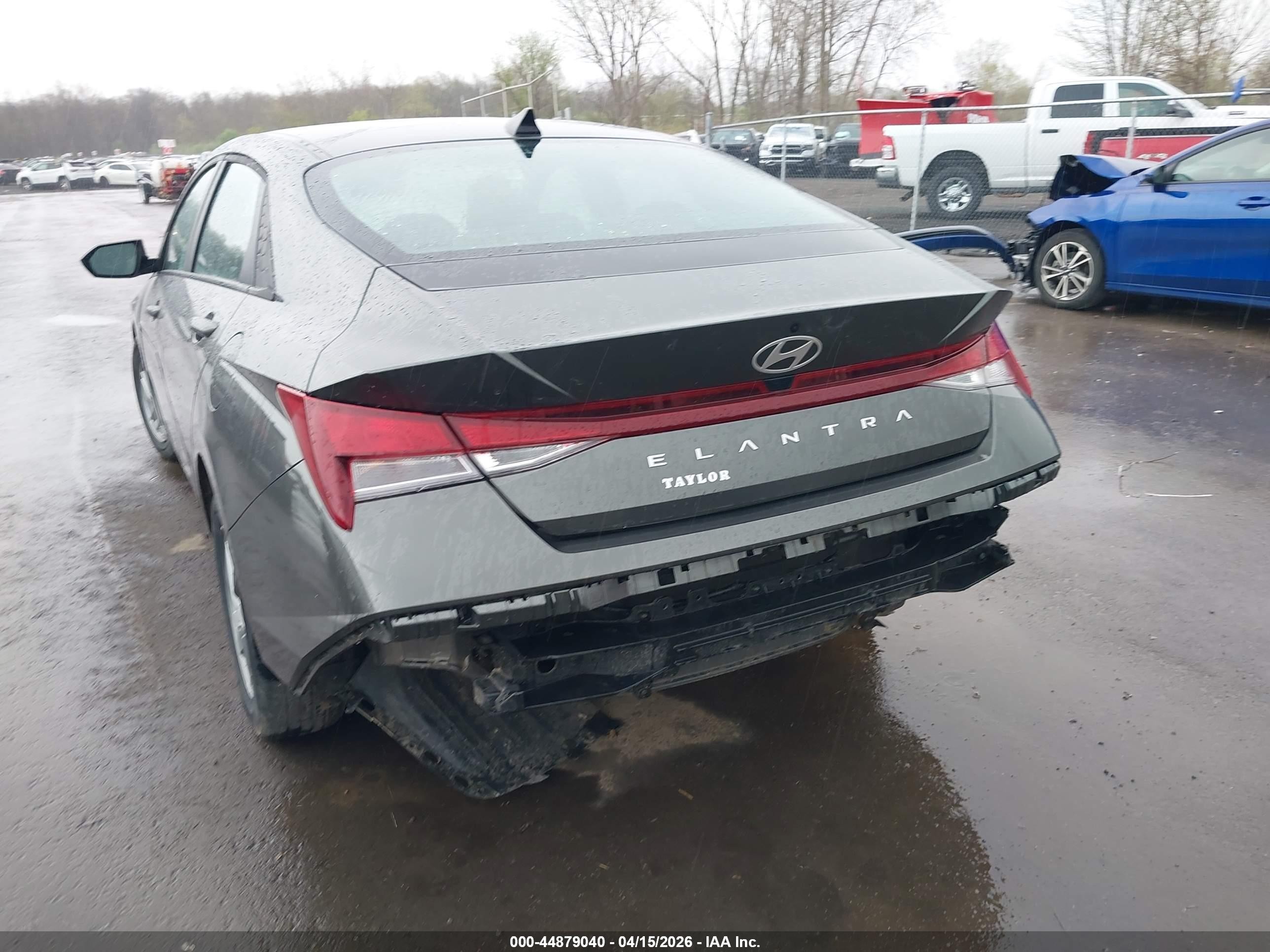2025 Hyundai Elantra Se Gray vin: KMHLL4DGXSU061558