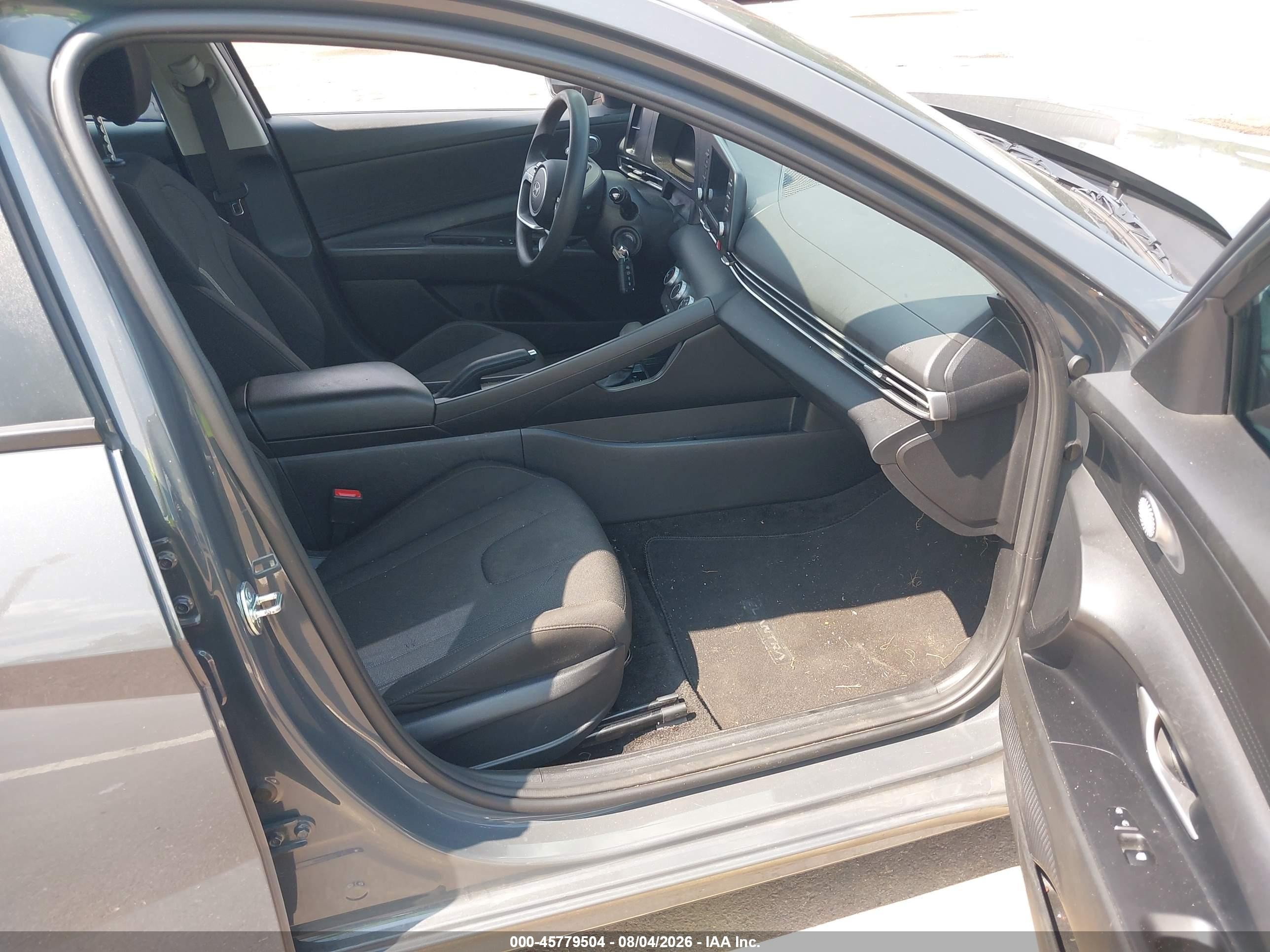 2025 Hyundai Elantra Se Gray vin: KMHLL4DGXSU062645