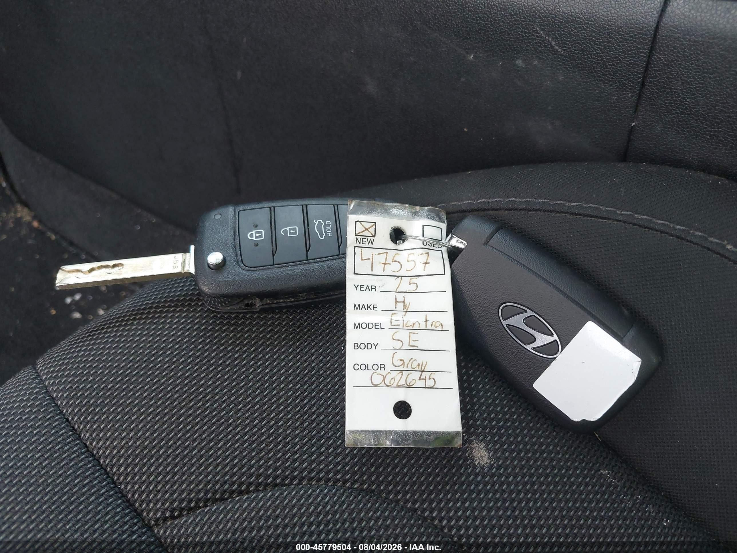 2025 Hyundai Elantra Se Gray vin: KMHLL4DGXSU062645