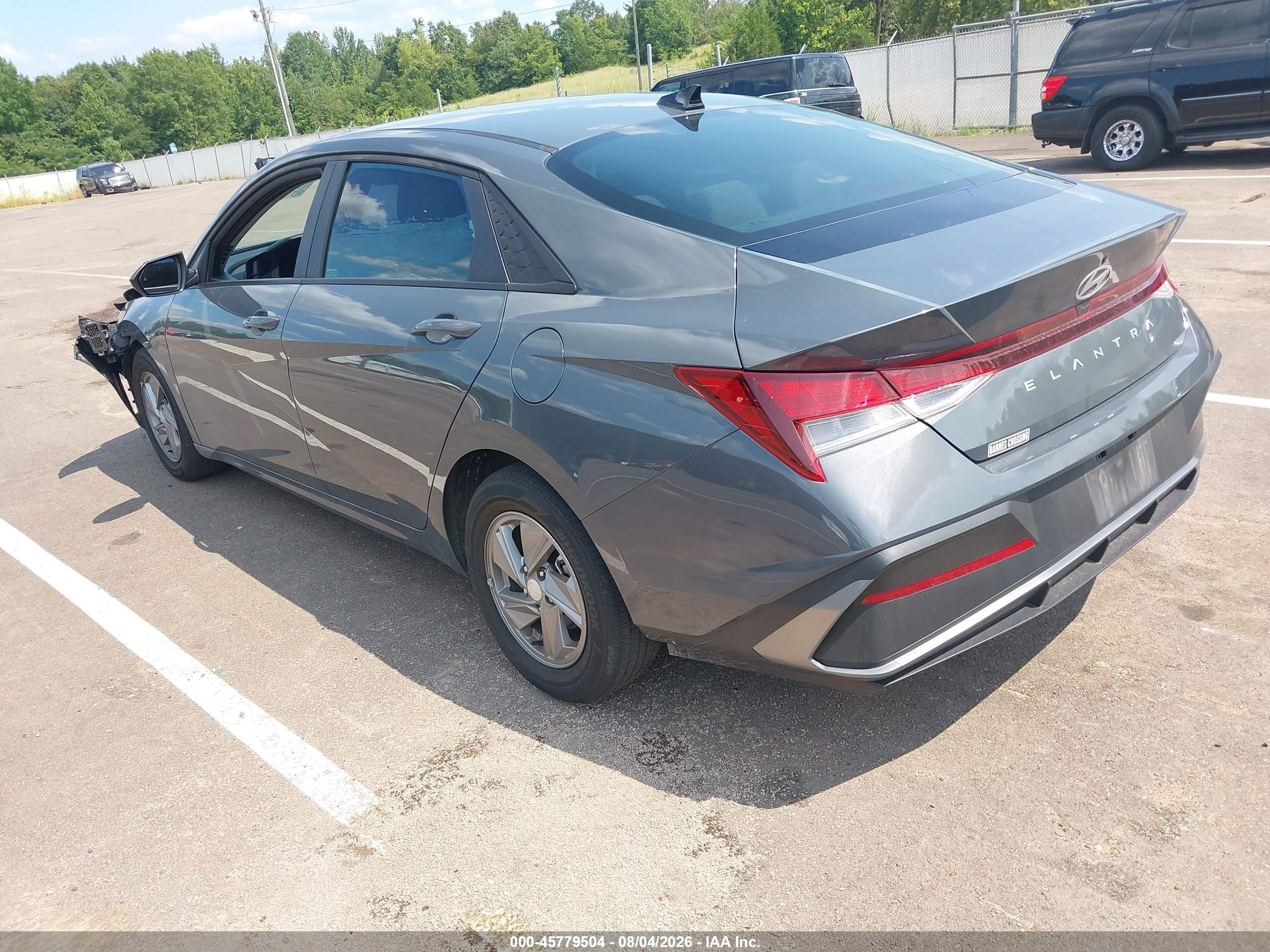 2025 Hyundai Elantra Se Gray vin: KMHLL4DGXSU062645