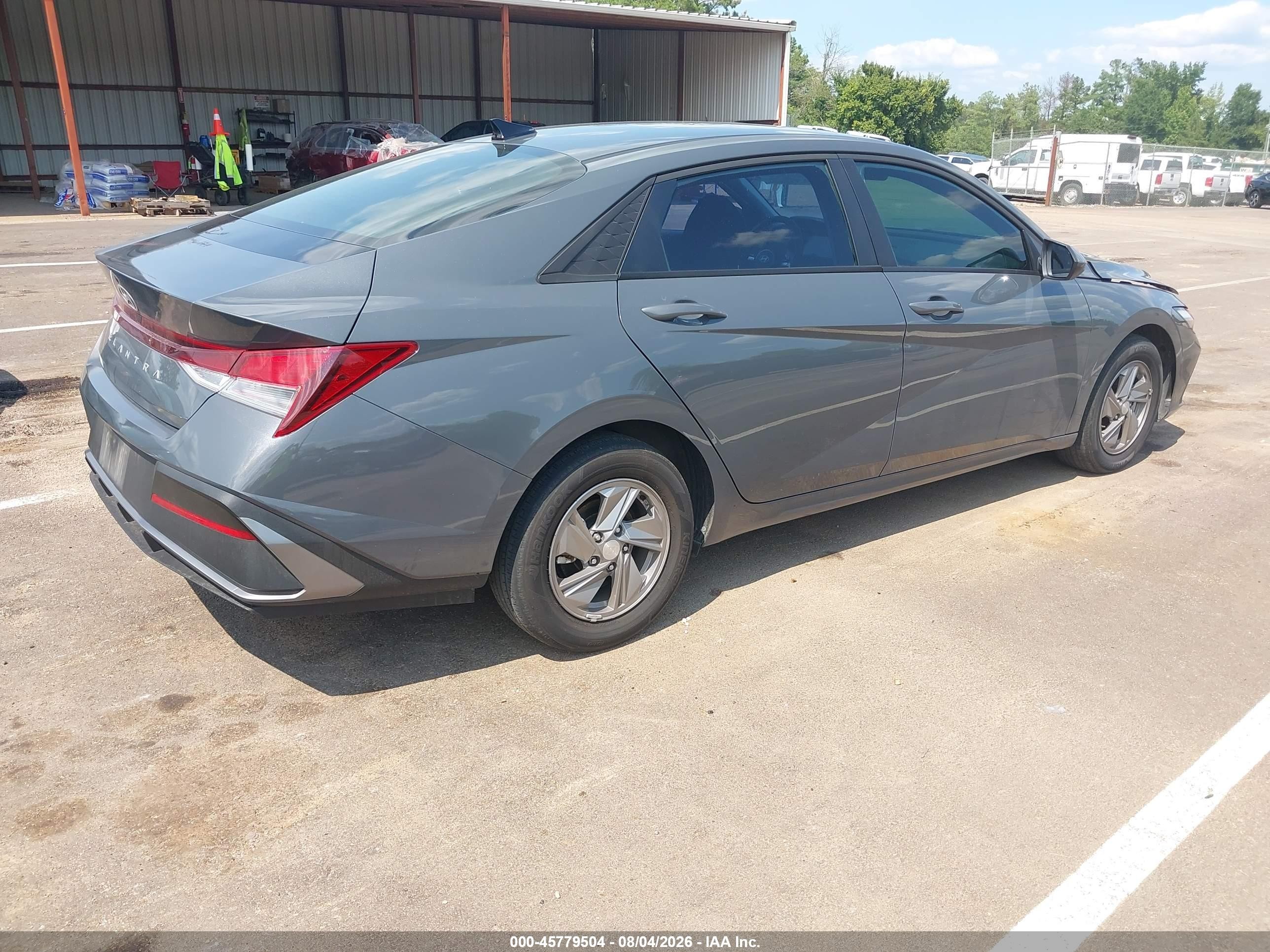 2025 Hyundai Elantra Se Gray vin: KMHLL4DGXSU062645