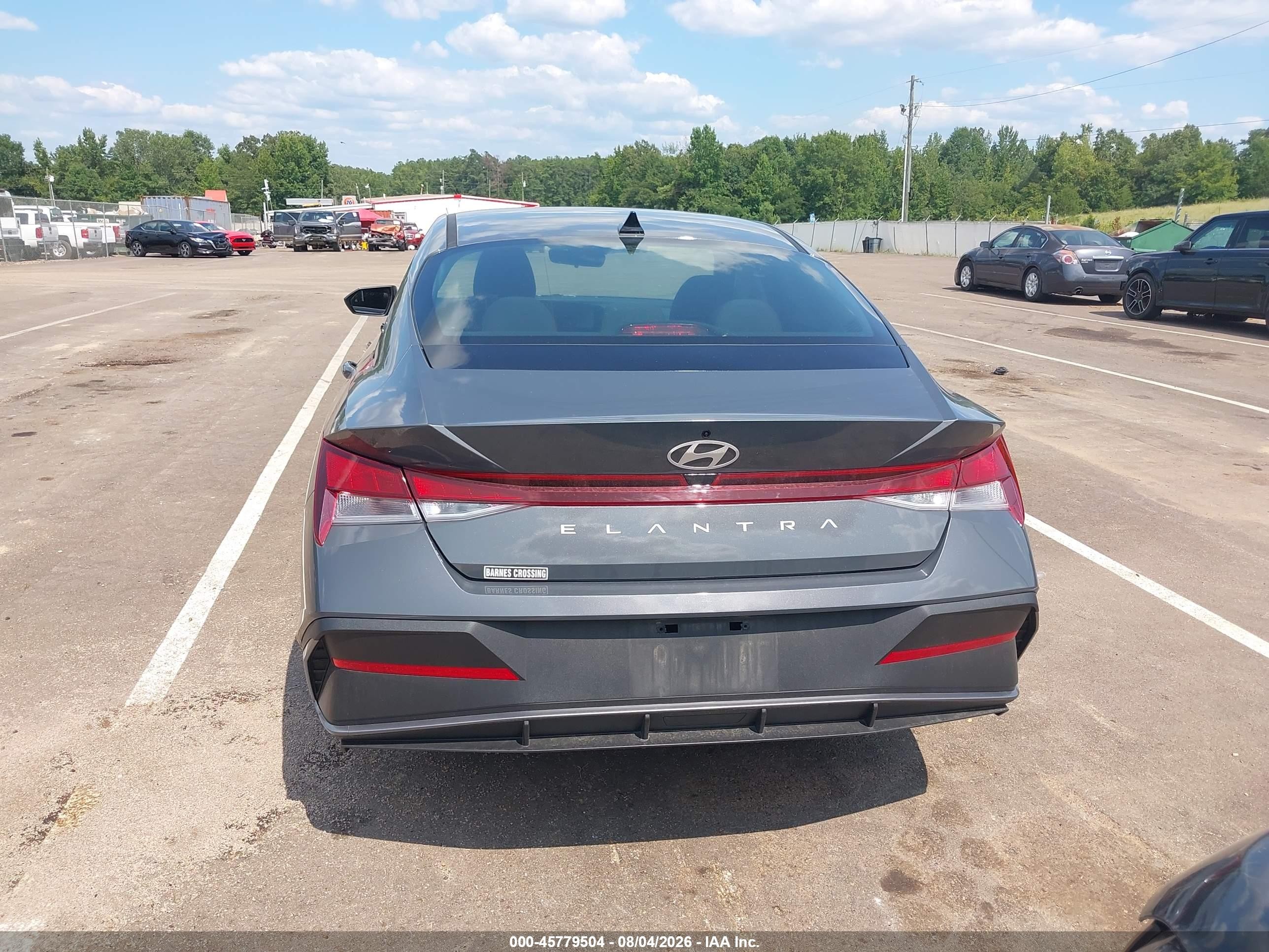 2025 Hyundai Elantra Se Gray vin: KMHLL4DGXSU062645