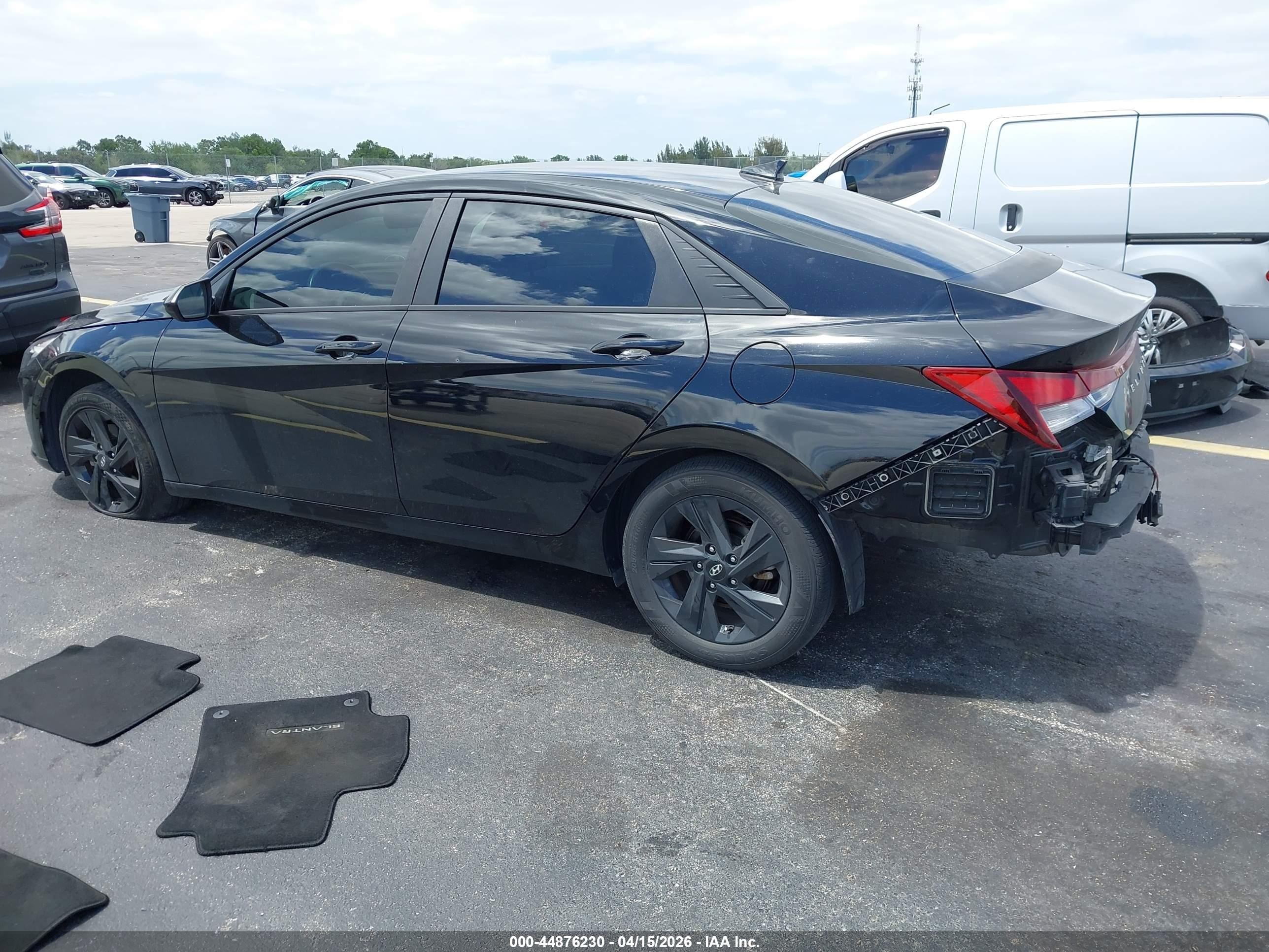 2023 Hyundai Elantra Sel Black vin: KMHLM4AG2PU462787
