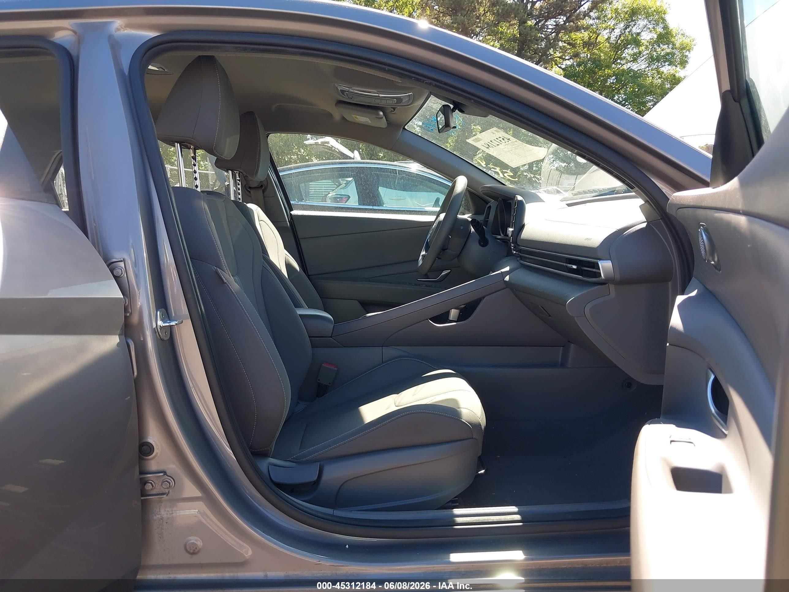 2021 Hyundai Elantra Sel Gray vin: KMHLM4AG4MU126957