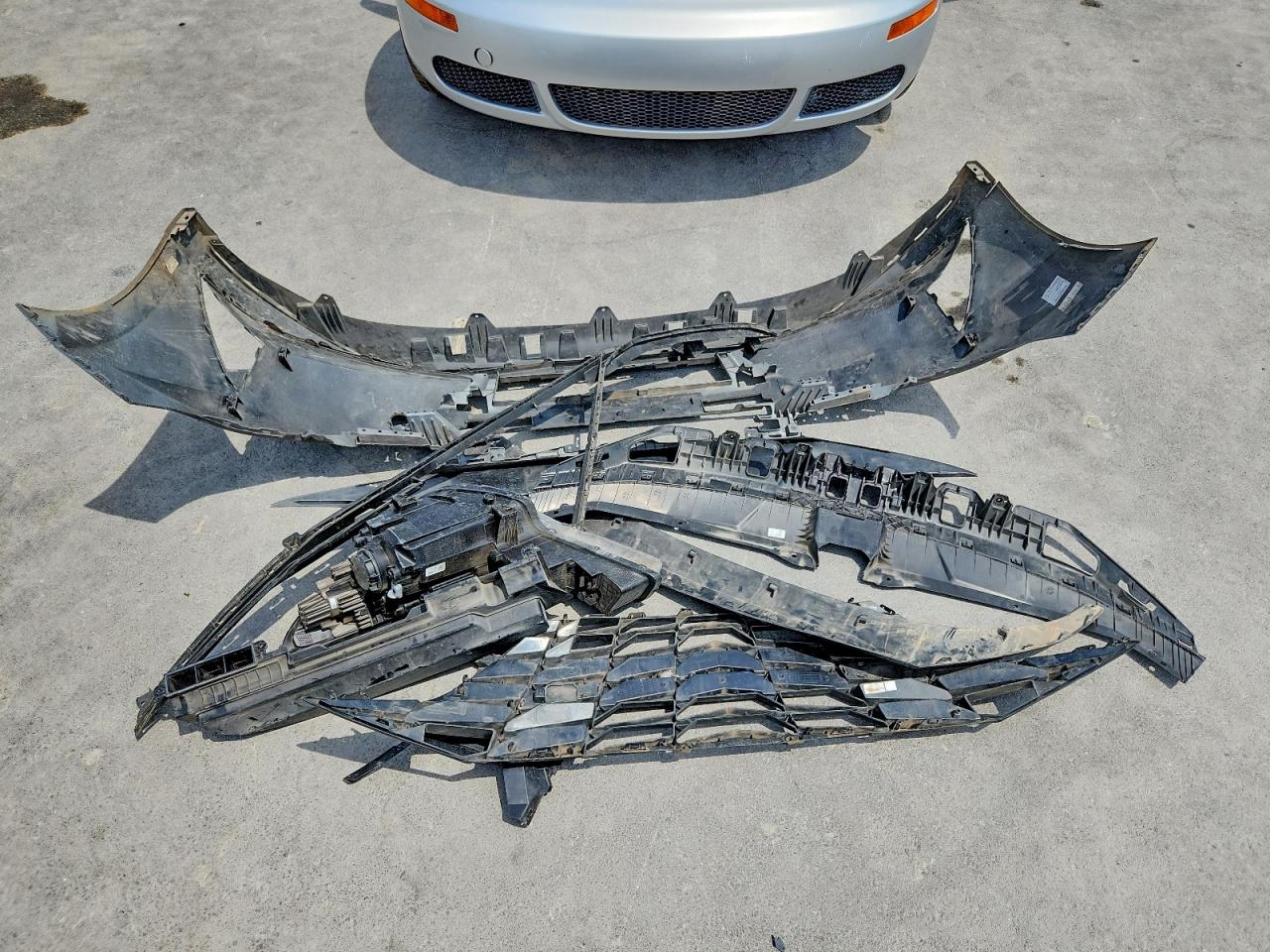 2023 Hyundai Elantra Sel Silver vin: KMHLM4AG7PU624865