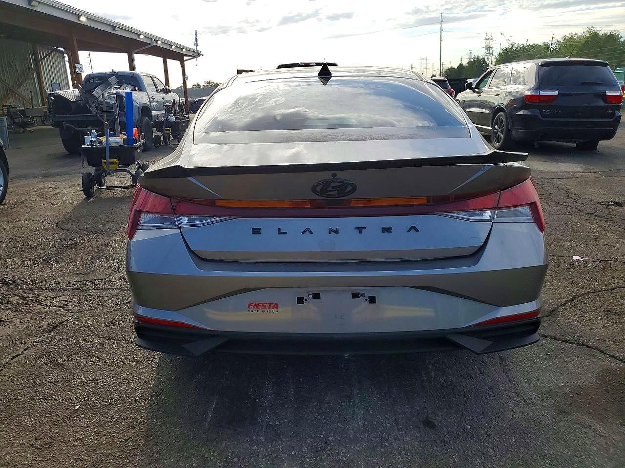 2023 Hyundai Elantra Sel Gray vin: KMHLM4AG9PU386906