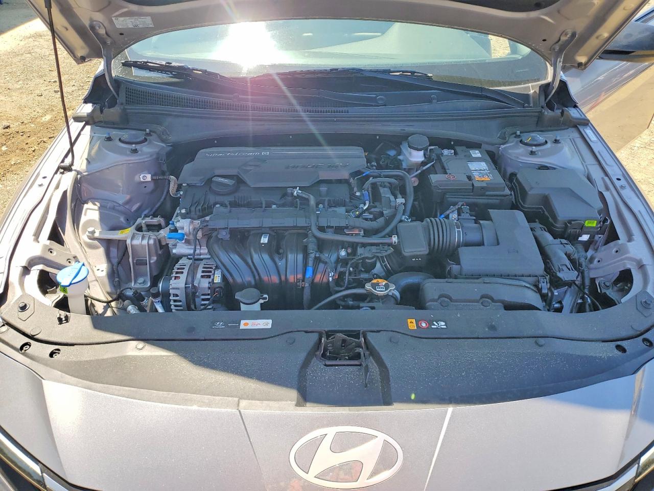 2026 Hyundai Elantra Sel Sport Silver vin: KMHLM4DG1TU128580