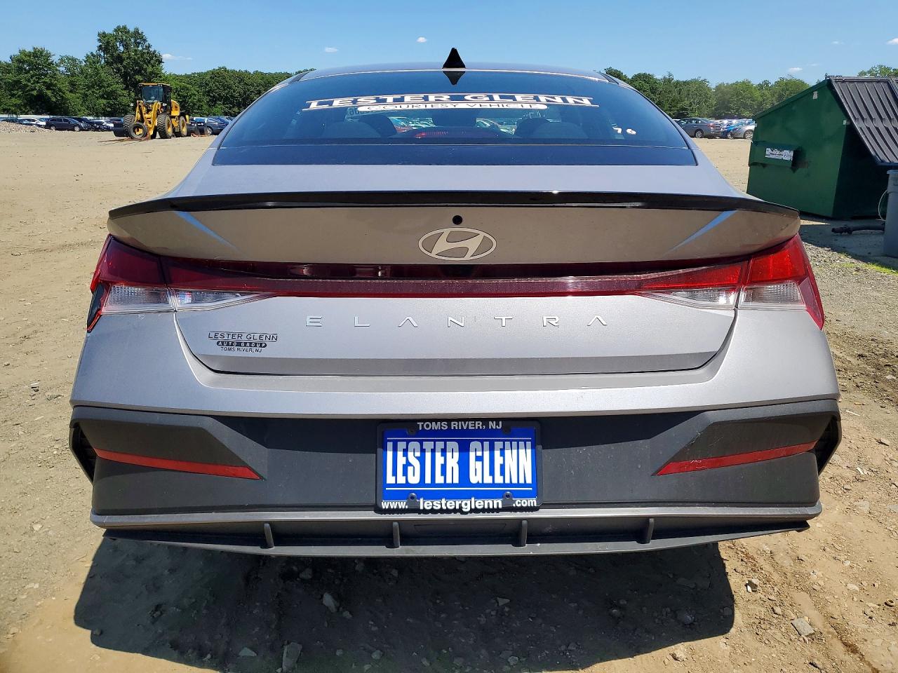 2026 Hyundai Elantra Sel Sport Silver vin: KMHLM4DG1TU128580