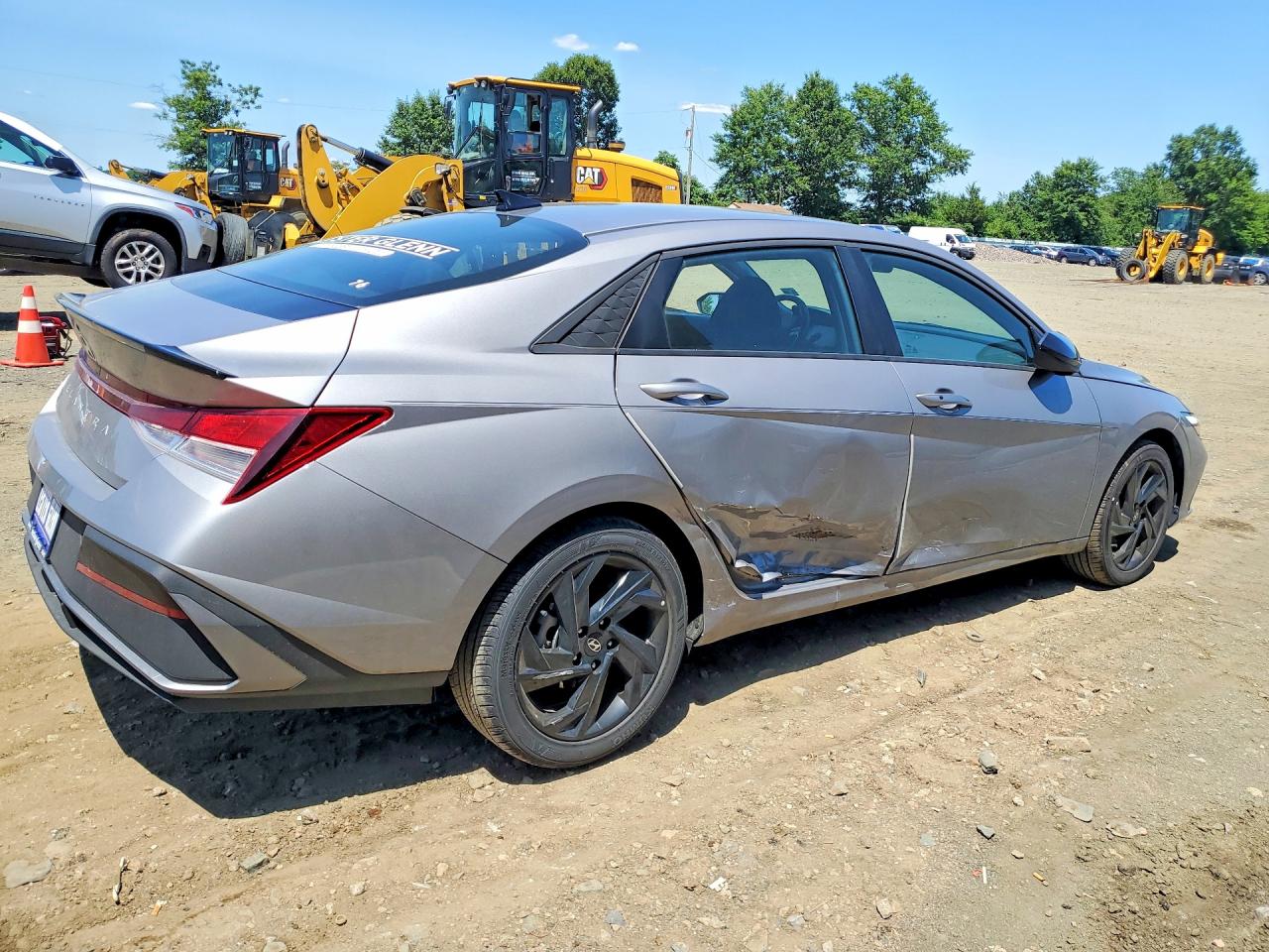 2026 Hyundai Elantra Sel Sport Silver vin: KMHLM4DG1TU128580
