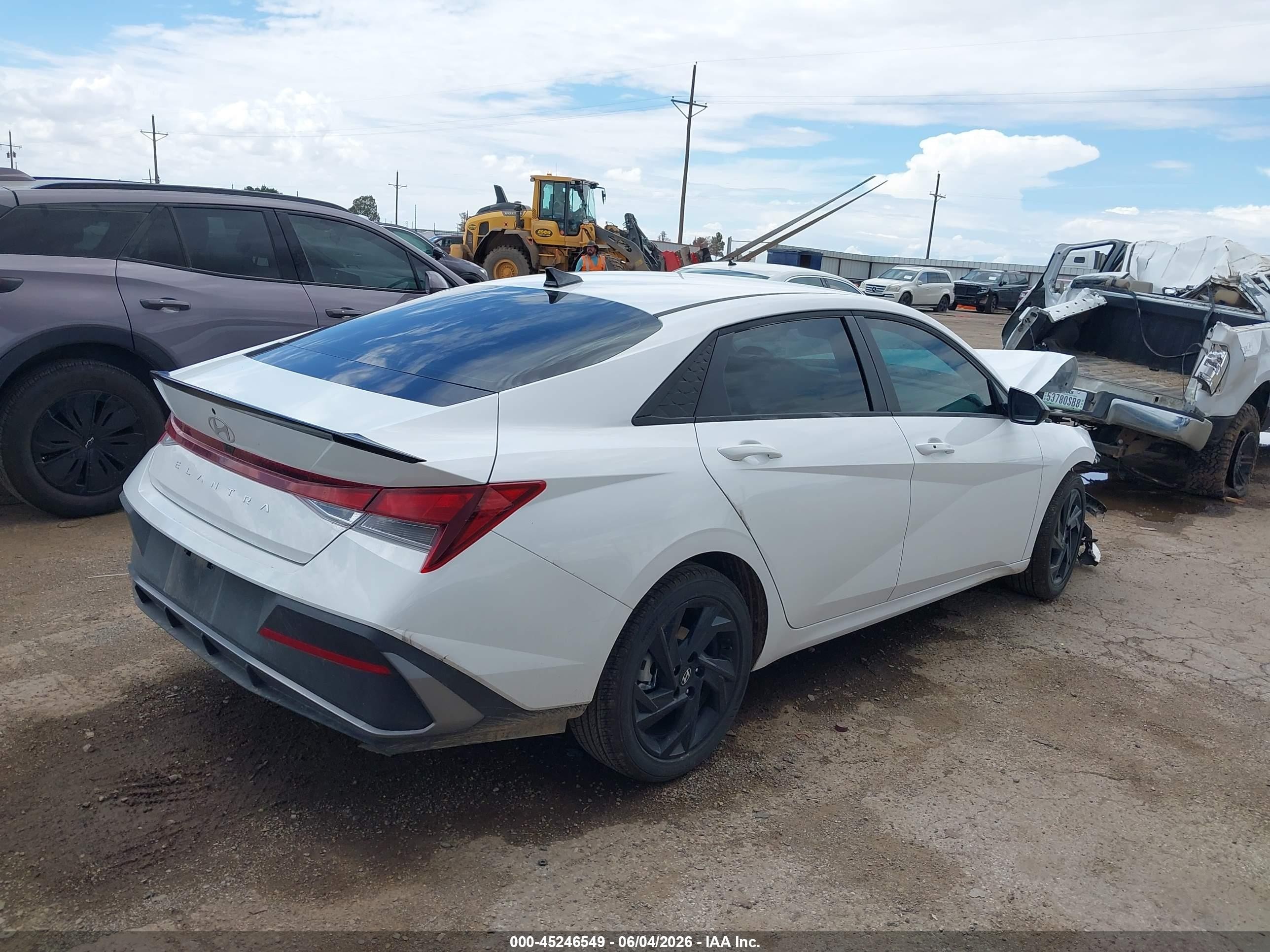2026 Hyundai Elantra Sel Sport White vin: KMHLM4DG1TU148473