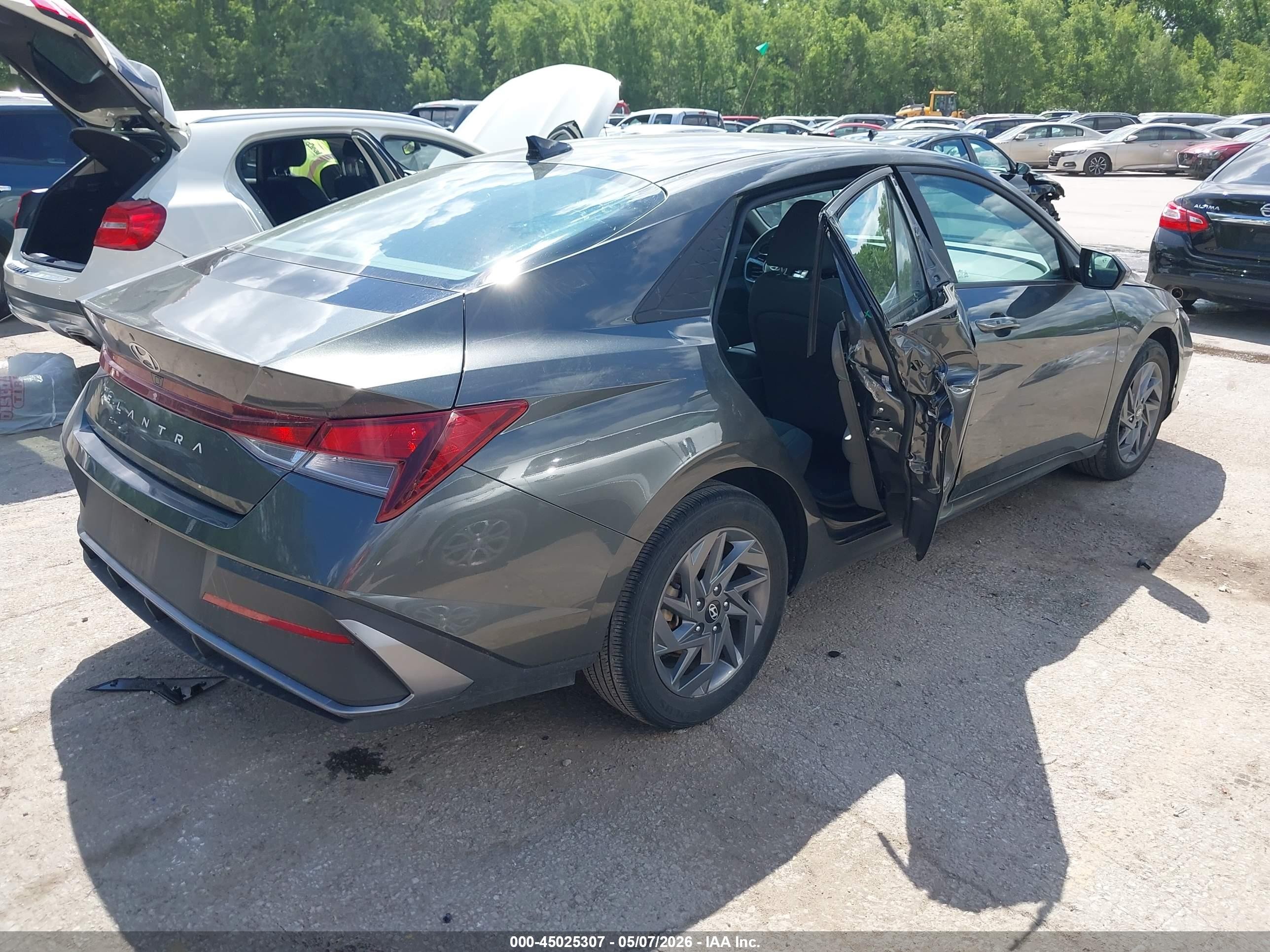 2024 Hyundai Elantra Sel Gray vin: KMHLM4DG2RU678511