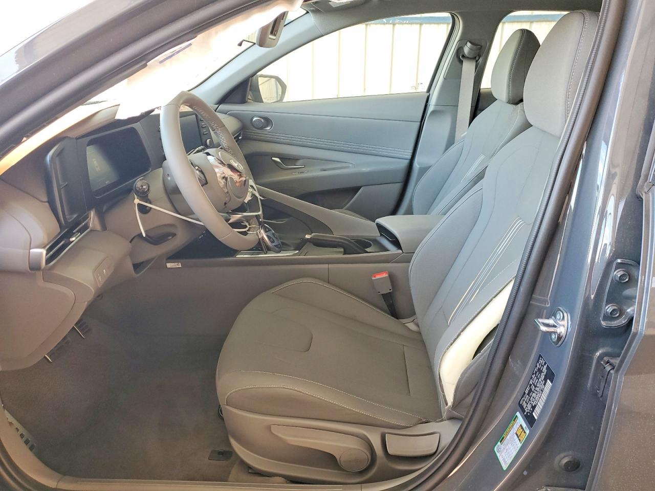 2026 Hyundai Elantra Sel Sport Gray vin: KMHLM4DG3TU185444