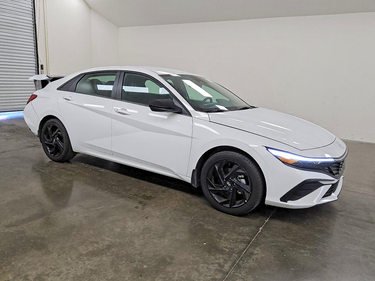 2026 Hyundai Elantra Sel Sport White vin: KMHLM4DG3TU203618