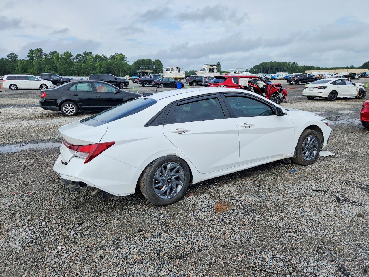 2024 Hyundai Elantra Sel White vin: KMHLM4DG4RU798083