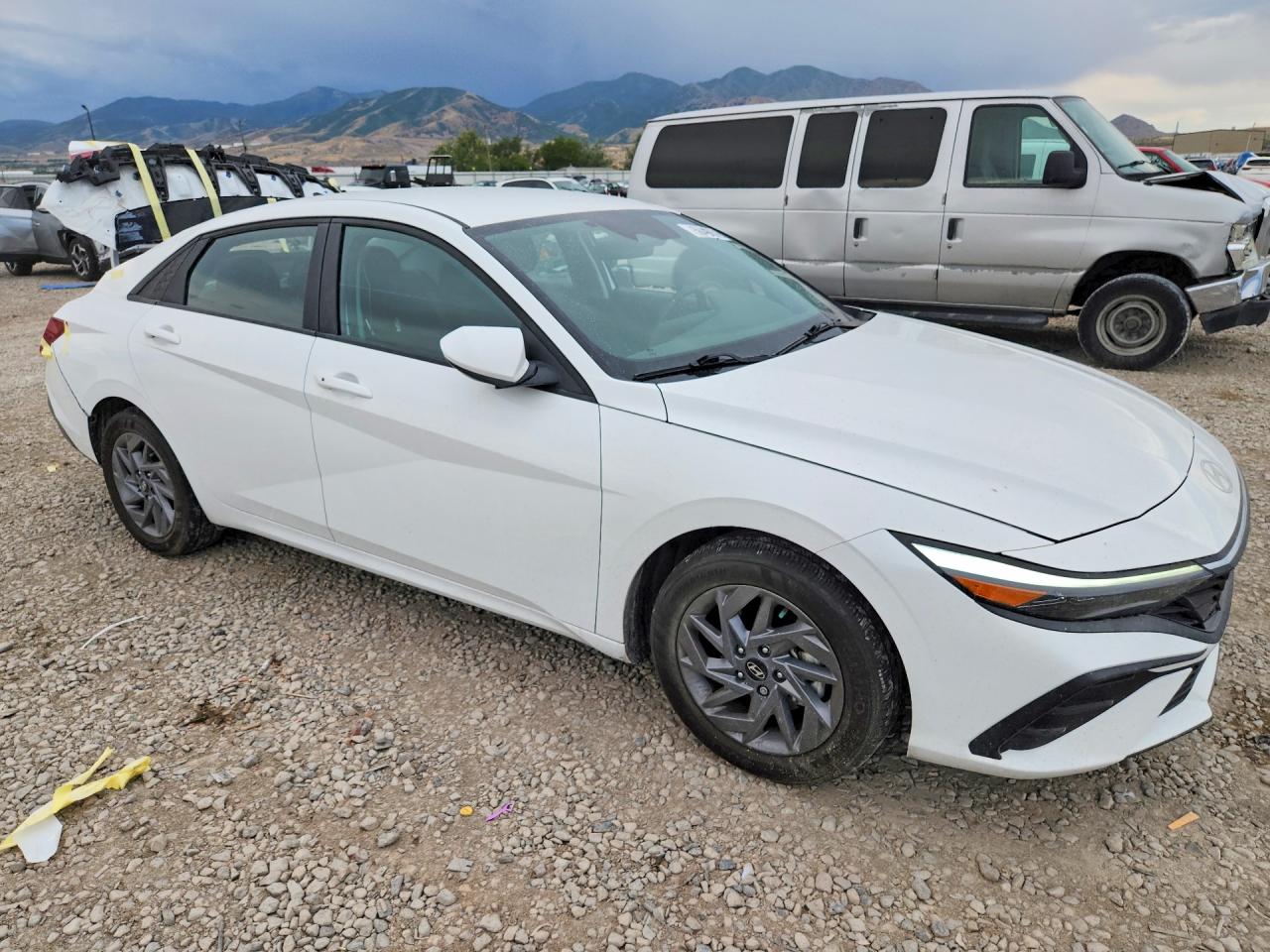 2024 Hyundai Elantra Sel White vin: KMHLM4DG7RU838446