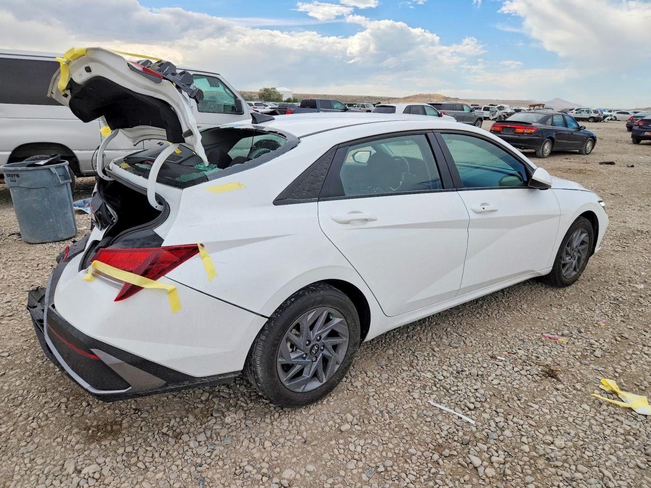 2024 Hyundai Elantra Sel White vin: KMHLM4DG7RU838446