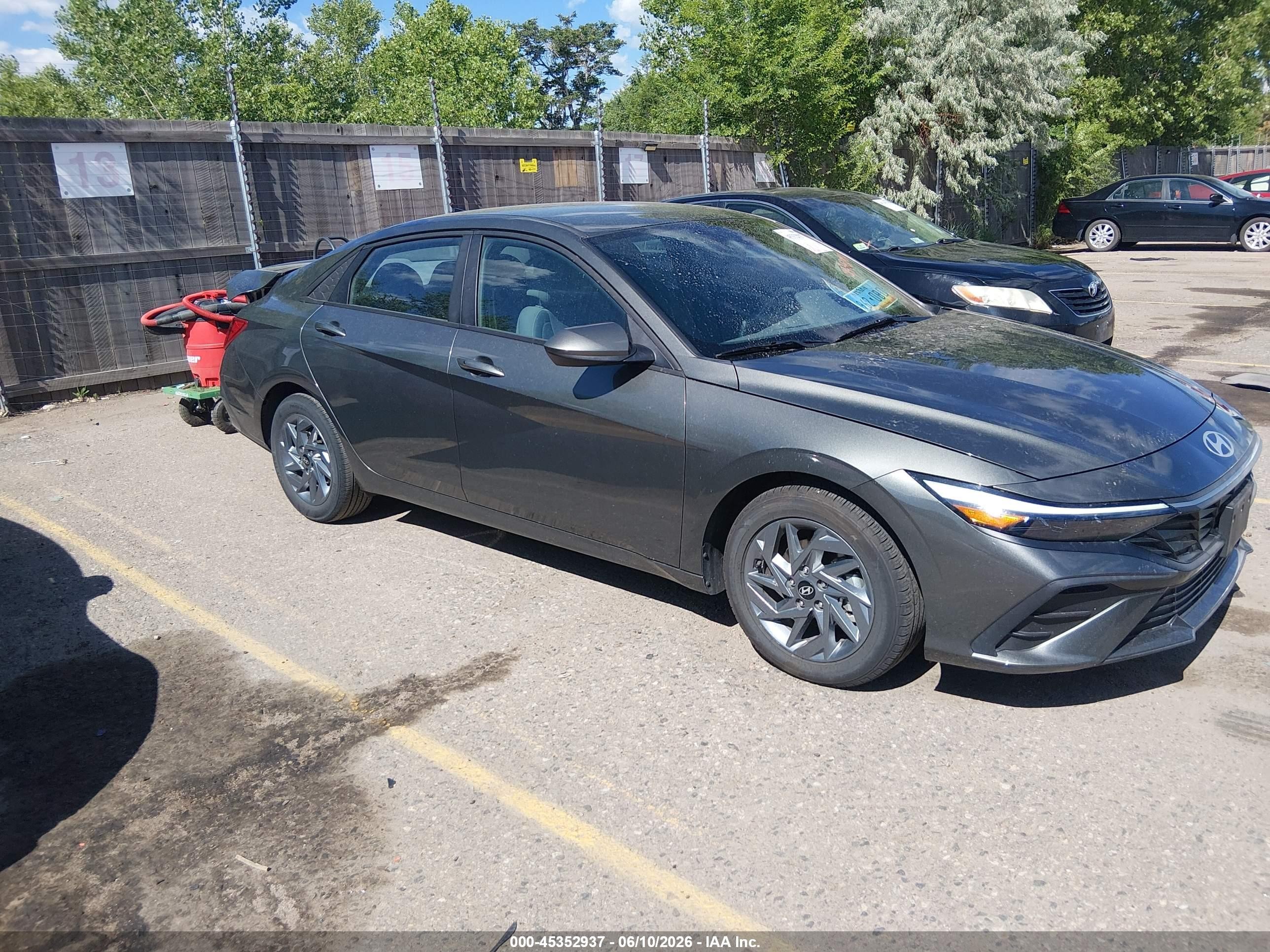 2024 Hyundai Elantra Sel vin: KMHLM4DG8RU845289