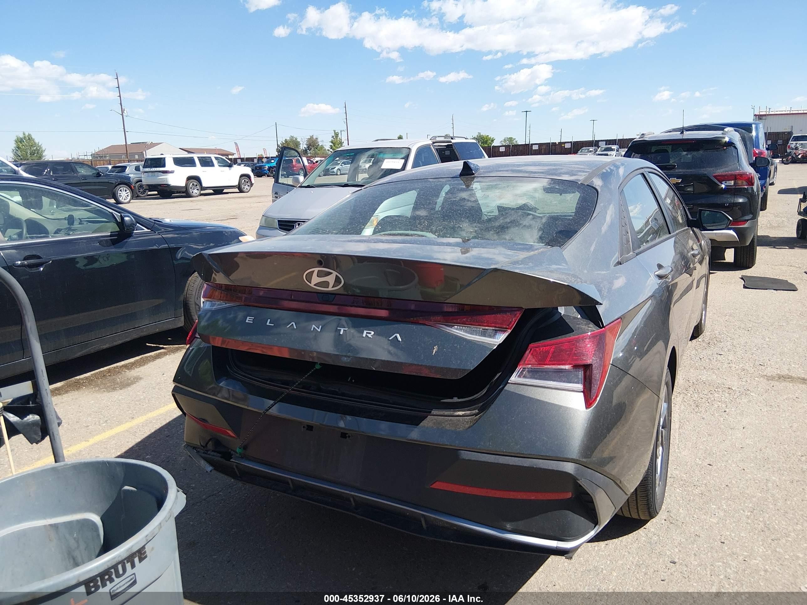 2024 Hyundai Elantra Sel vin: KMHLM4DG8RU845289