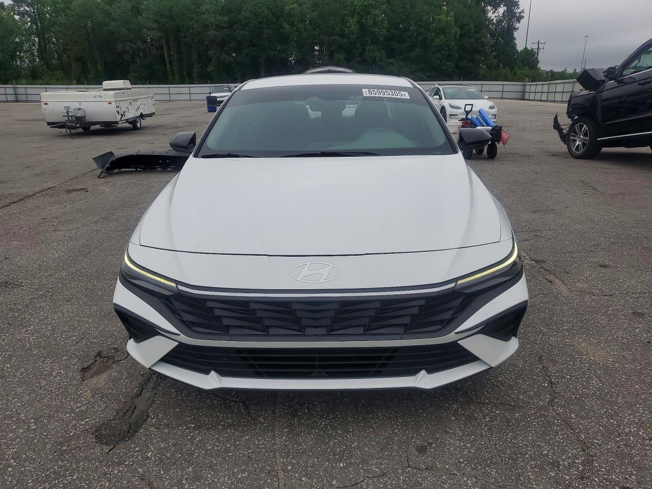 2025 Hyundai Elantra Sel Sport White vin: KMHLM4DG8SU968063