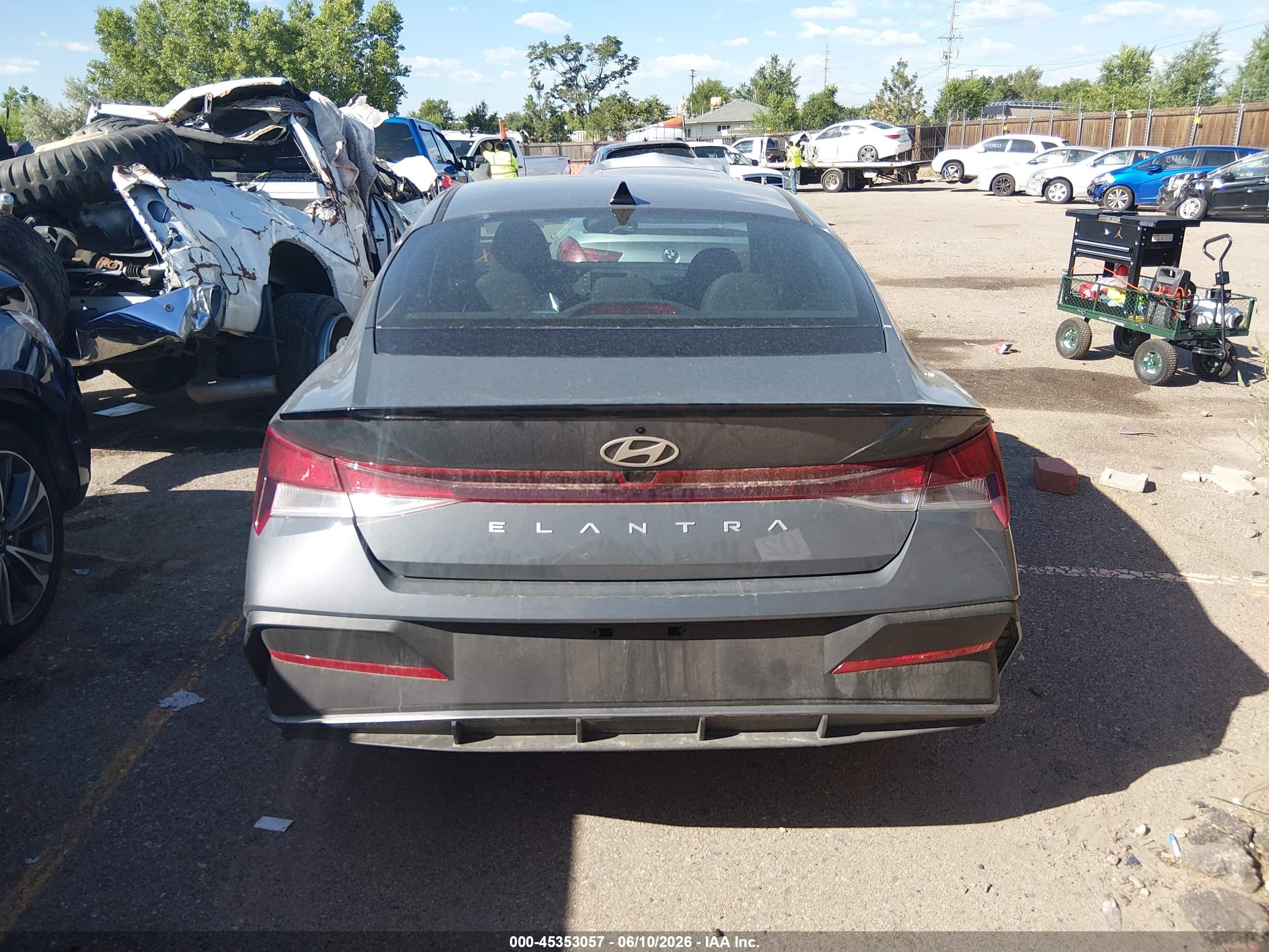 2026 Hyundai Elantra Sel Sport Gray vin: KMHLM4DGXTU180225
