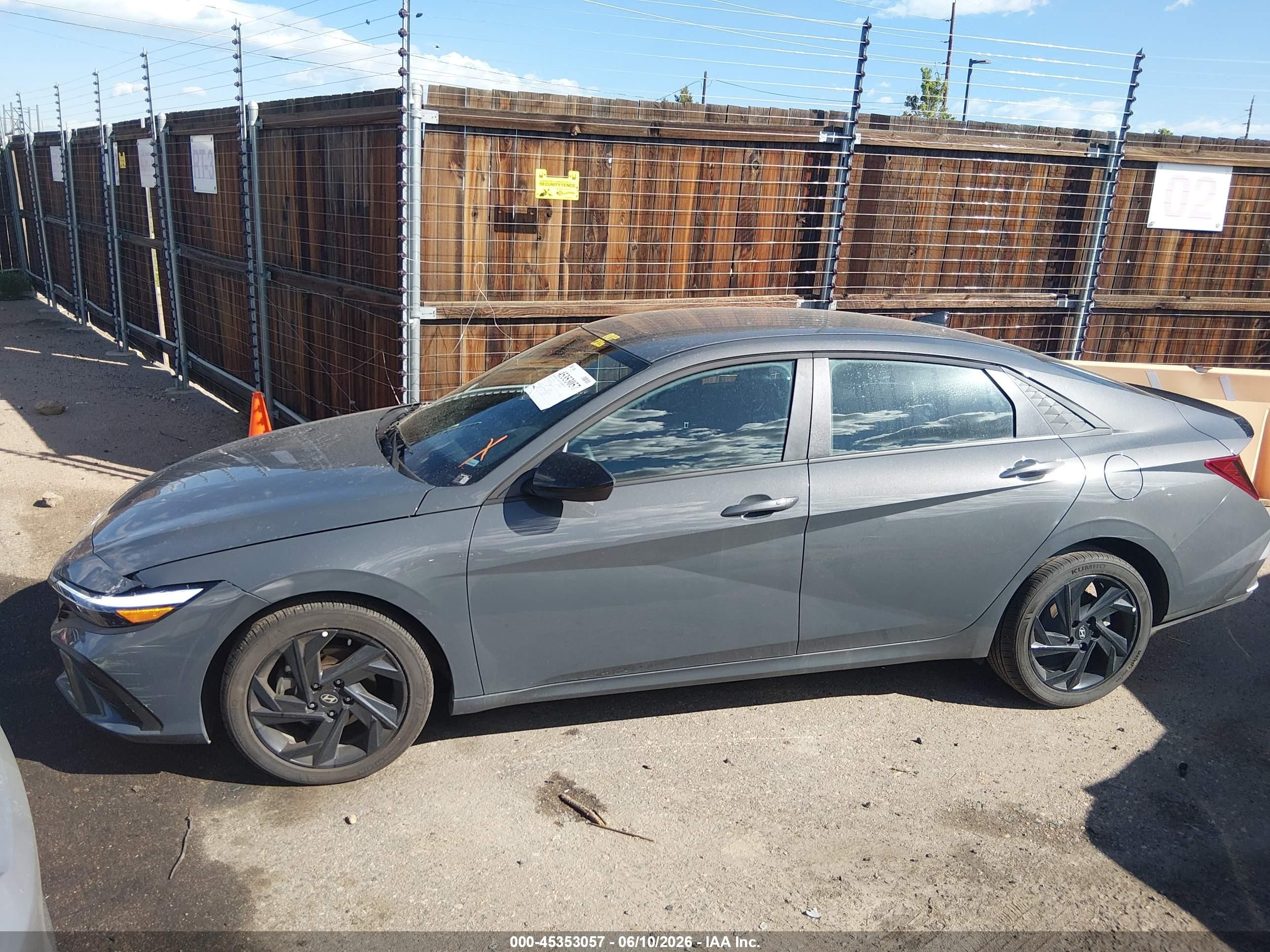 2026 Hyundai Elantra Sel Sport Gray vin: KMHLM4DGXTU180225