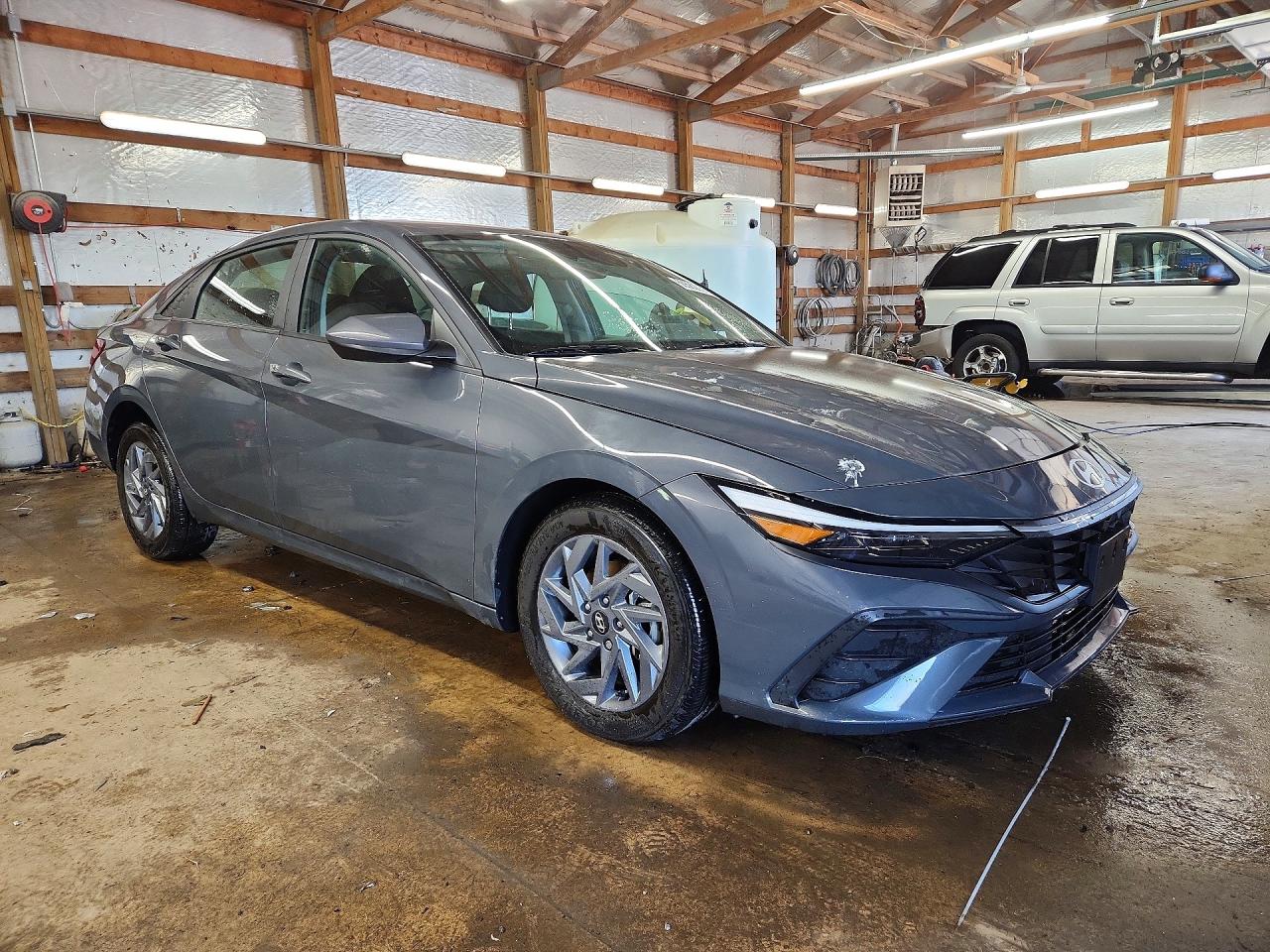 2024 Hyundai Elantra Blue Gray vin: KMHLM4DJ2RU097604