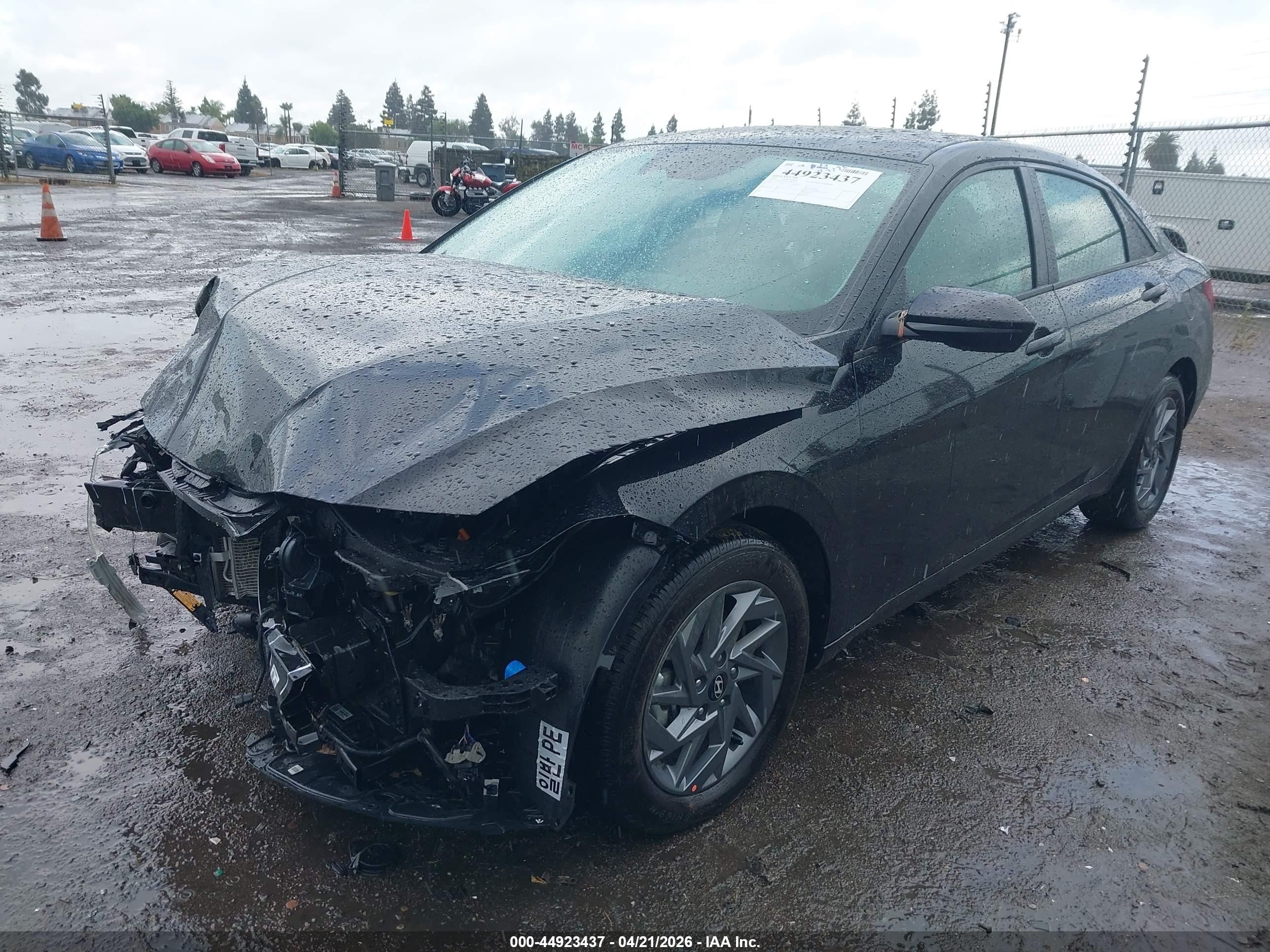 2026 Hyundai Elantra Hybrid Blue Black vin: KMHLM4DJ2TU198164