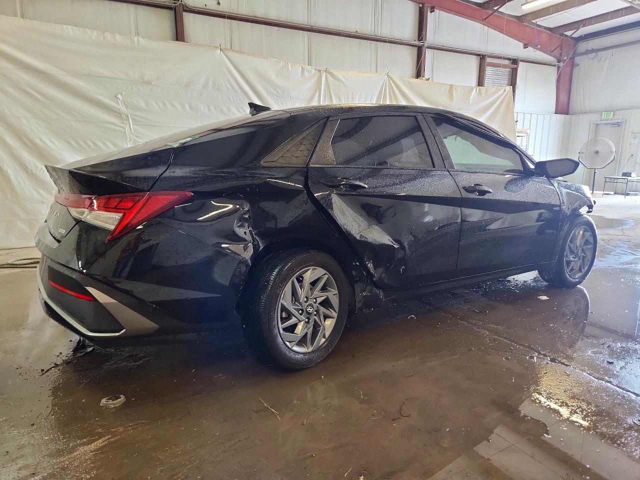 2024 Hyundai Elantra Blue Black vin: KMHLM4DJ5RU120633