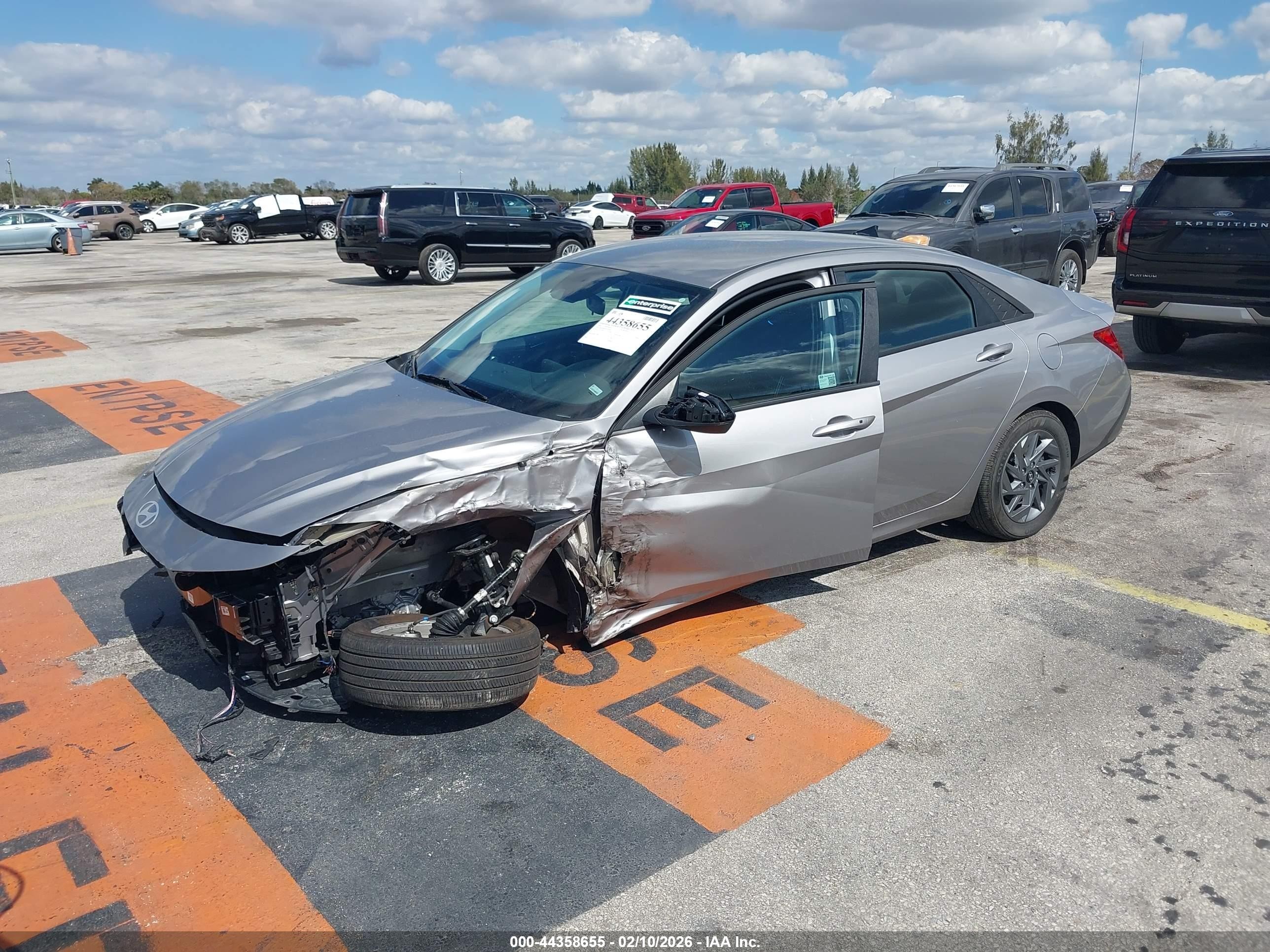 2026 Hyundai Elantra Hybrid Blue Gray vin: KMHLM4DJXTU184691