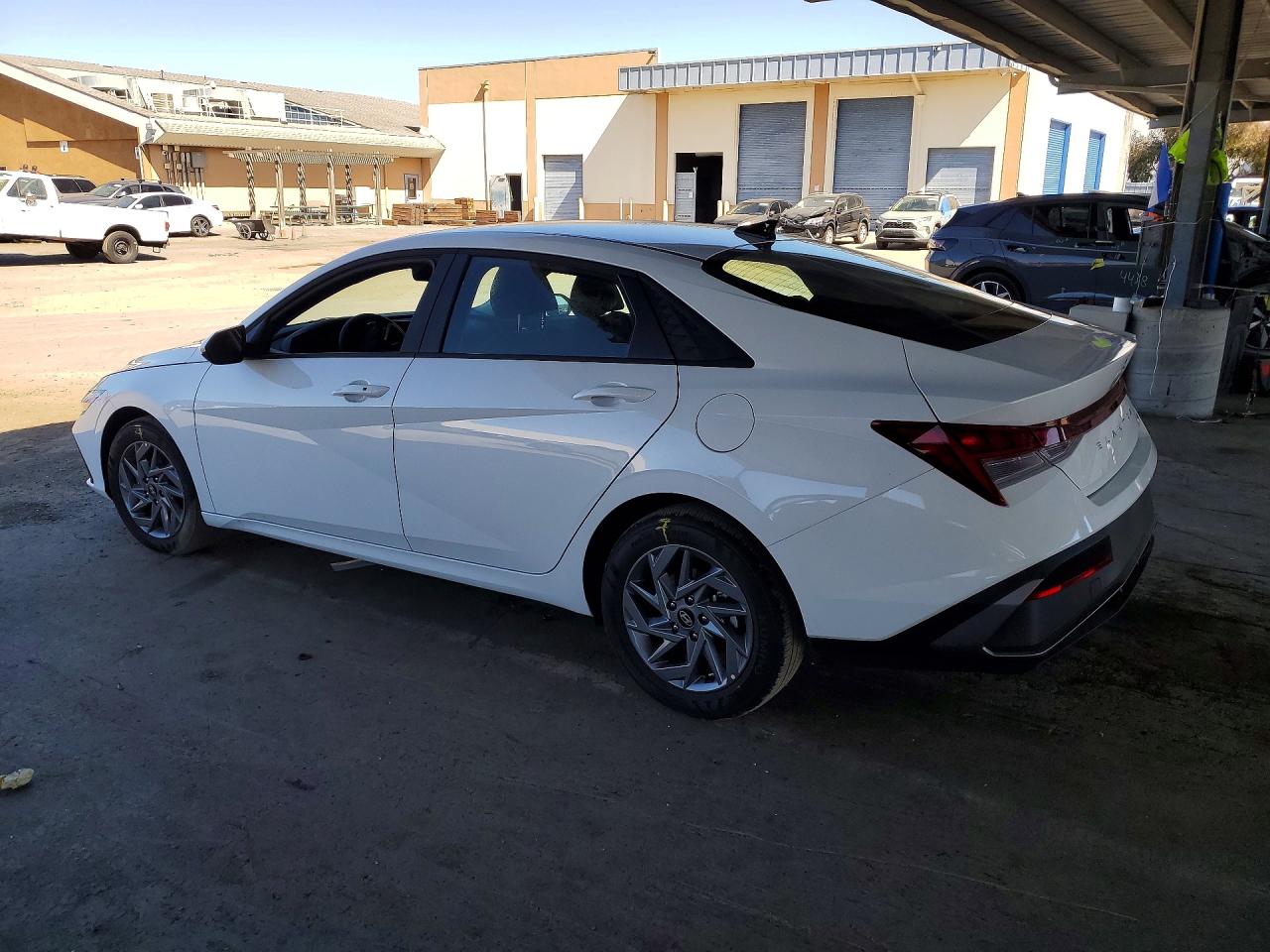 2026 Hyundai Elantra Hybrid Blue White vin: KMHLM4DJXTU205698