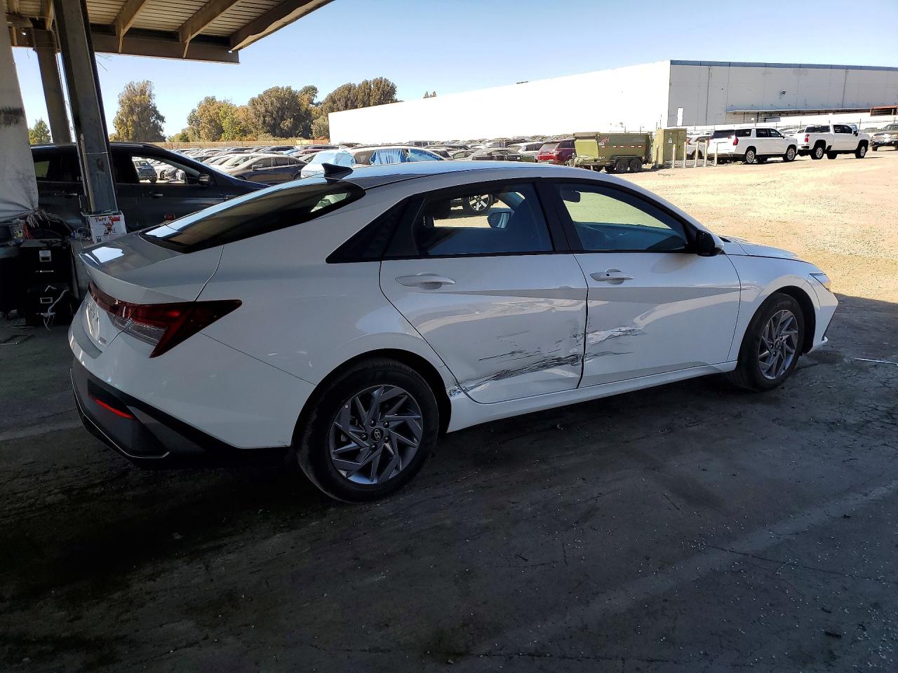 2026 Hyundai Elantra Hybrid Blue White vin: KMHLM4DJXTU205698
