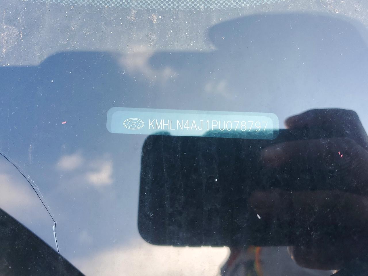 2023 Hyundai Elantra Limited Черный vin: KMHLN4AJ1PU078797