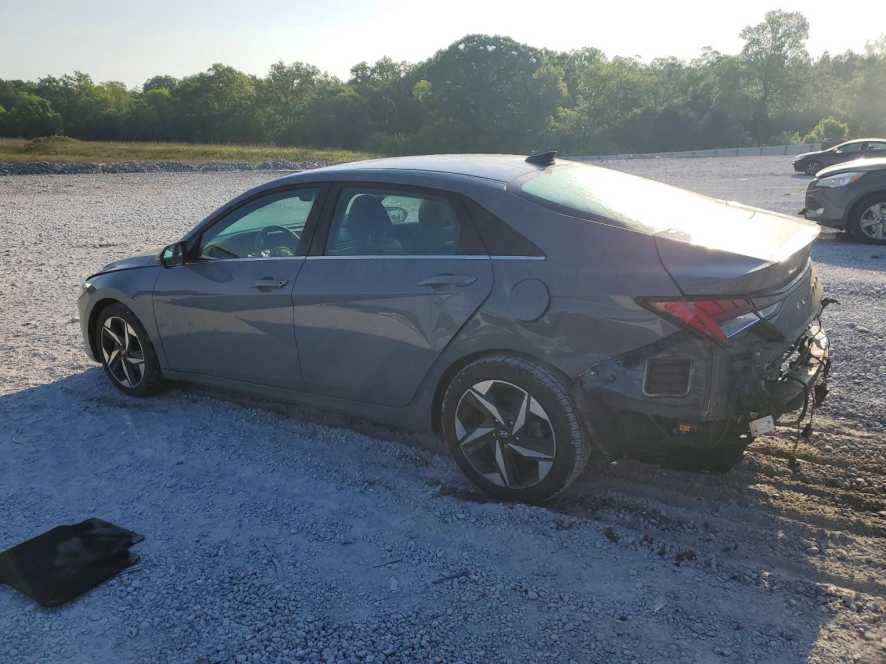 2021 Hyundai Elantra Limited Silver vin: KMHLN4AJ4MU005113