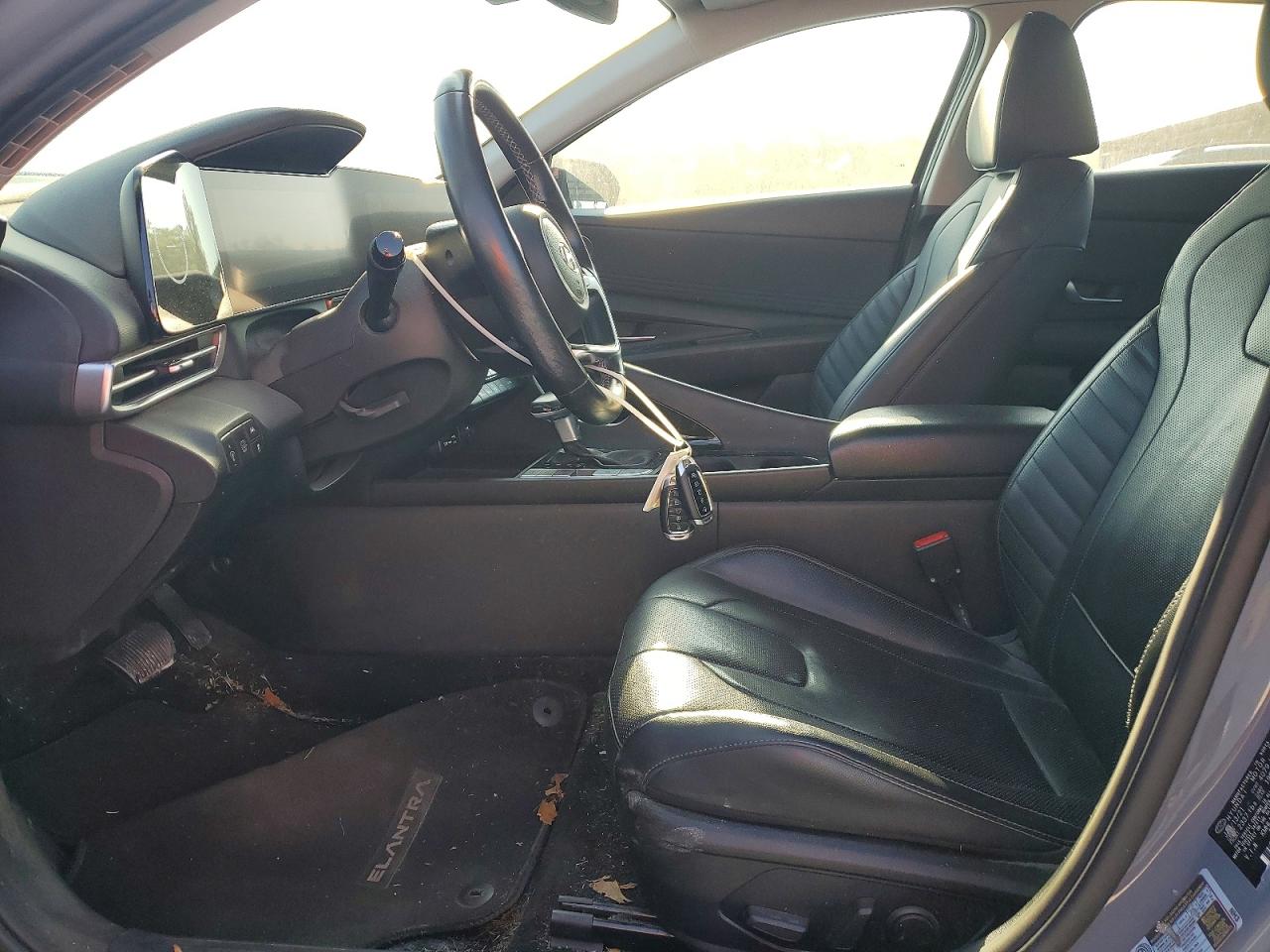 2021 Hyundai Elantra Limited Silver vin: KMHLN4AJ4MU005113