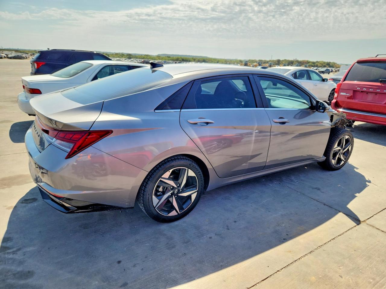 2022 Hyundai Elantra Limited Silver vin: KMHLP4AG1NU342693