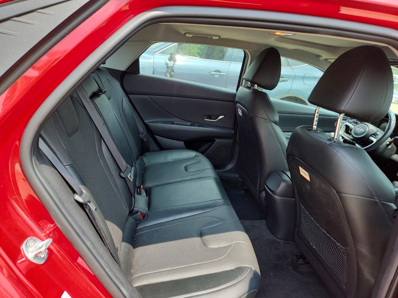 2022 Hyundai Elantra Limited Red vin: KMHLP4AG3NU354330
