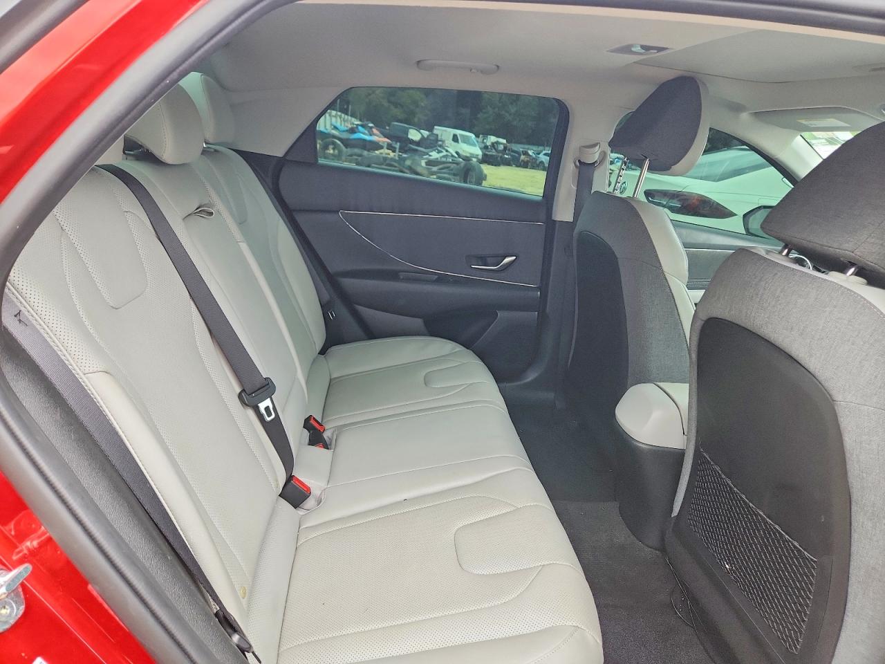 2021 Hyundai Elantra Limited Red vin: KMHLP4AG7MU074747