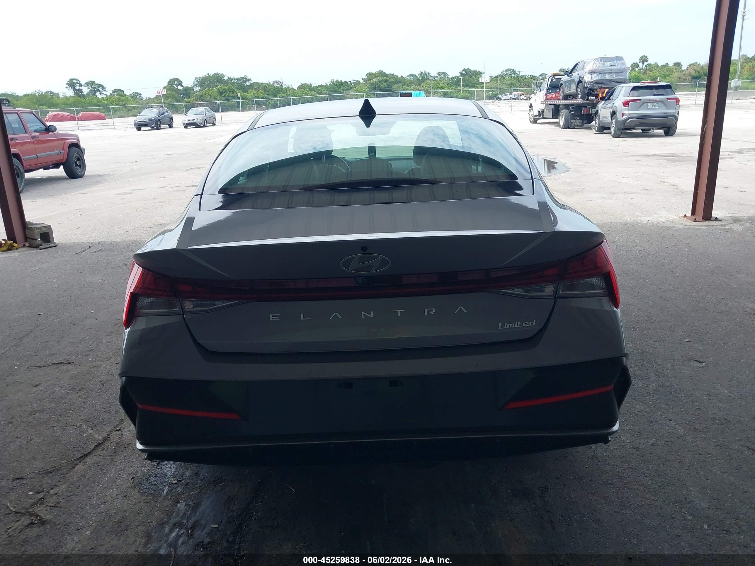 2025 Hyundai Elantra Limited Серый vin: KMHLP4DG0SU903411